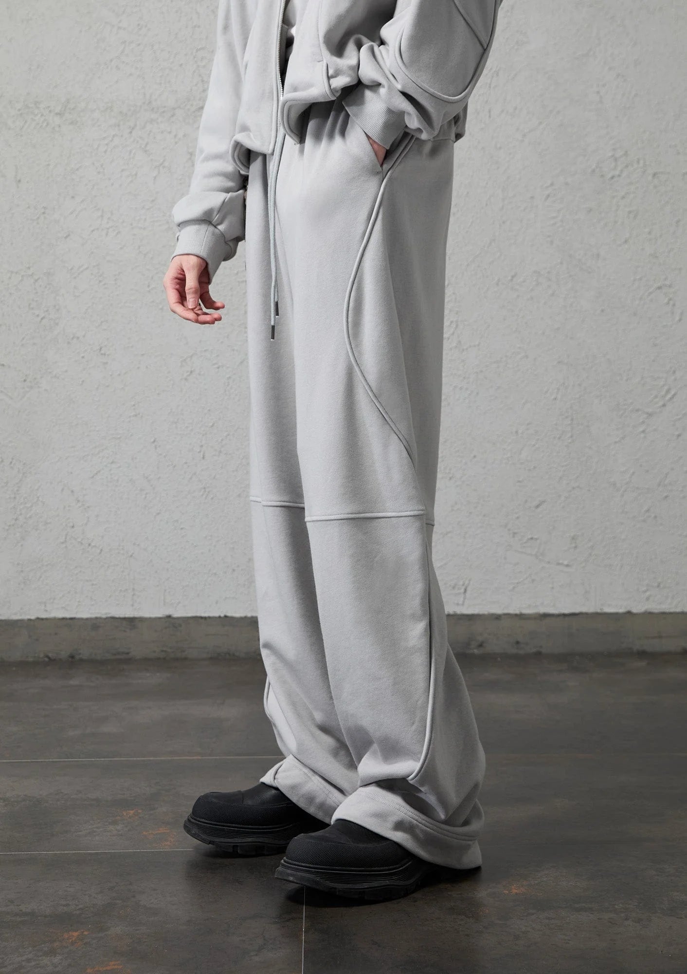 ORGANIC EMOTION Structured Panelled Oversized Sweatpants