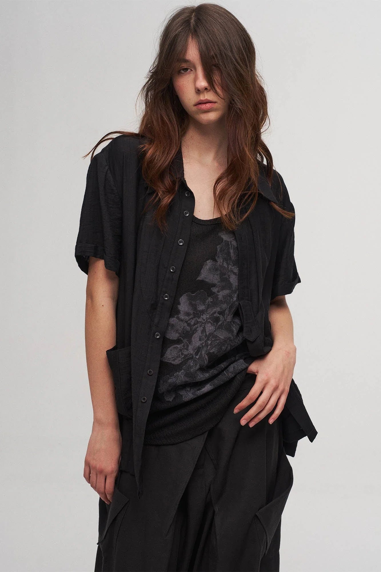 ILNya Nieternite Nifutur Stripe Crinkled Spliced Layered Collar T-Shirt Black