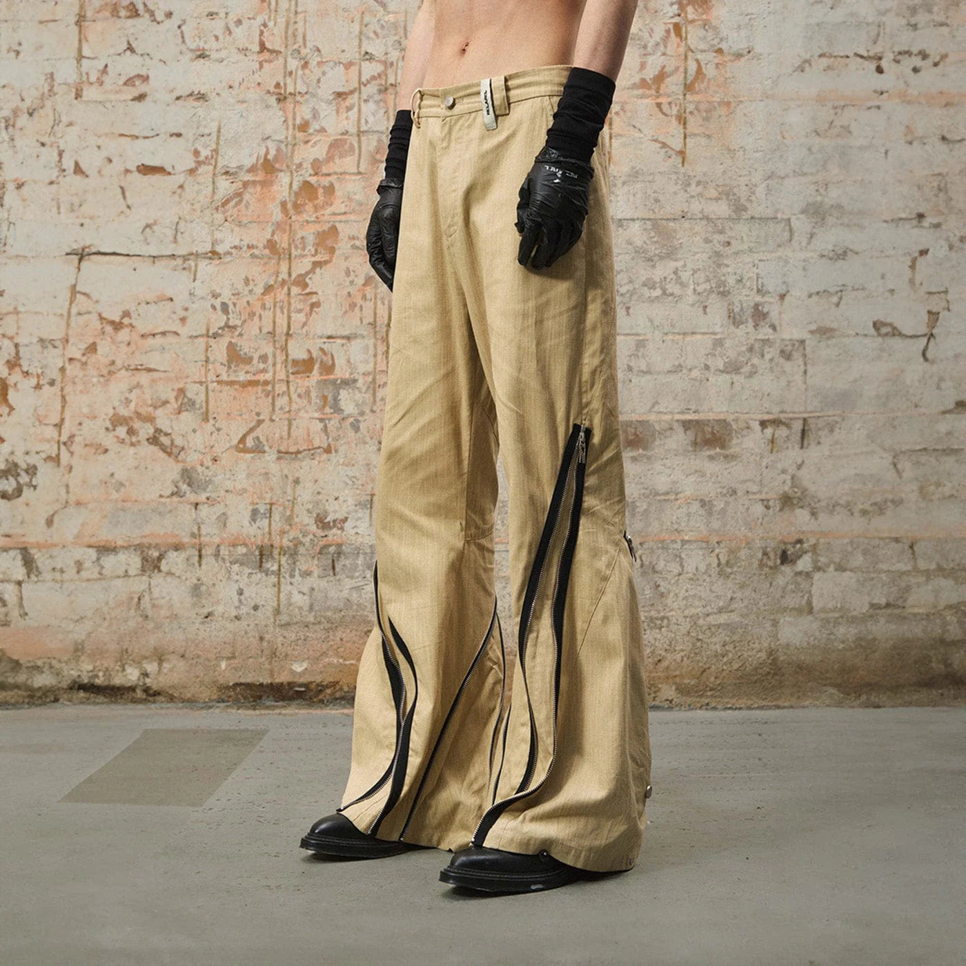 RELABEL Split Multi-Zipper Washed Pants