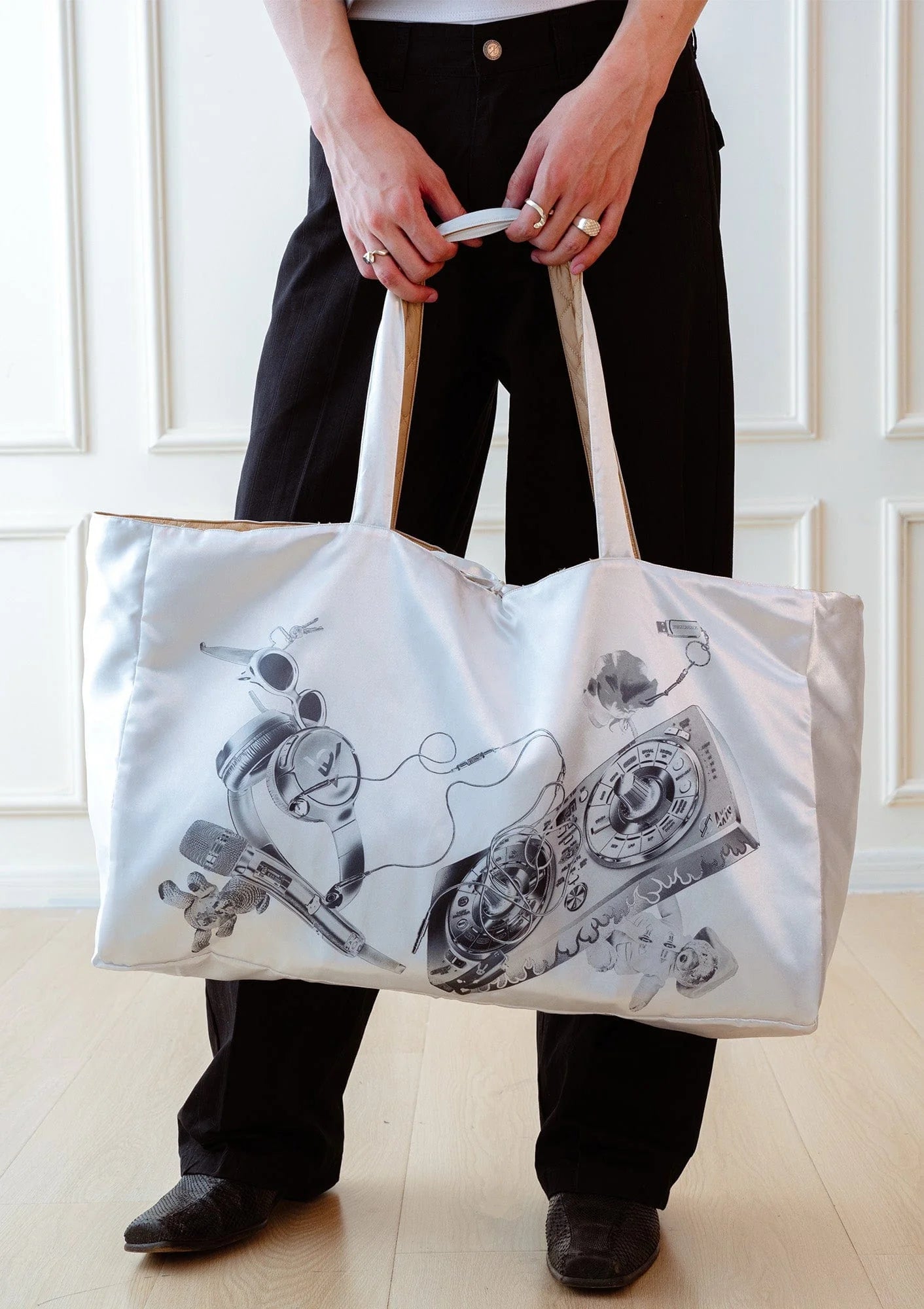 KADAKADA x AXIS Dual-Persona Graphic Reversible Tote Bag