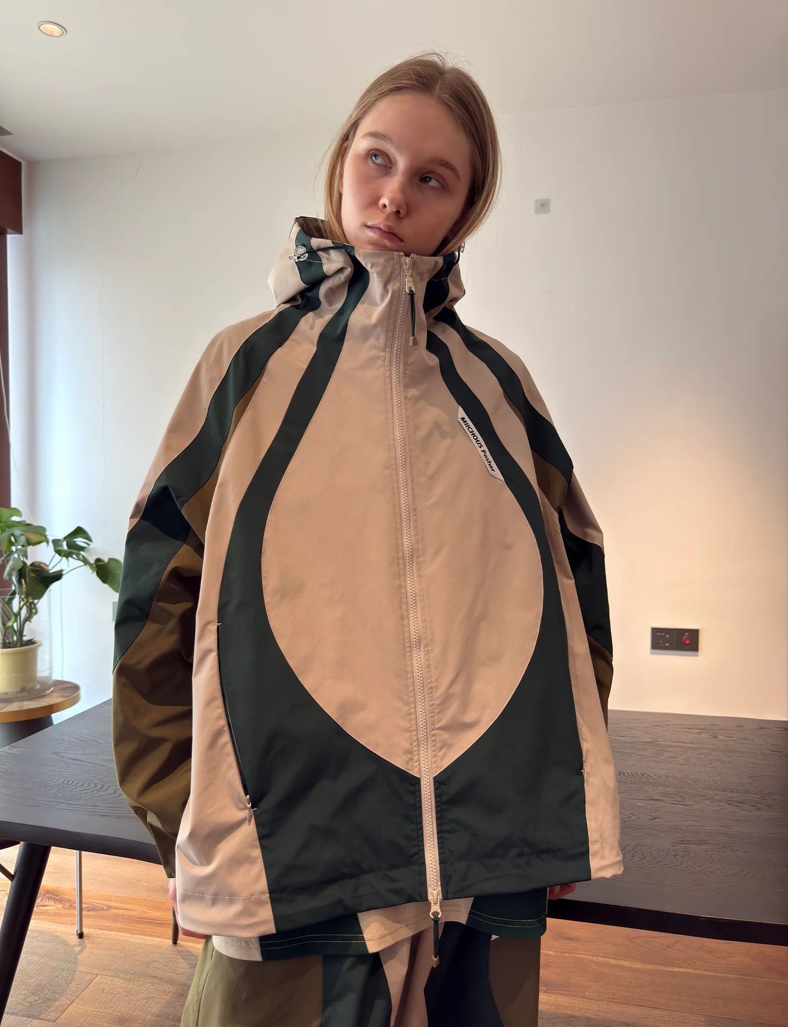 MIICHOUS Contrast Curved Panel Hooded Jacket