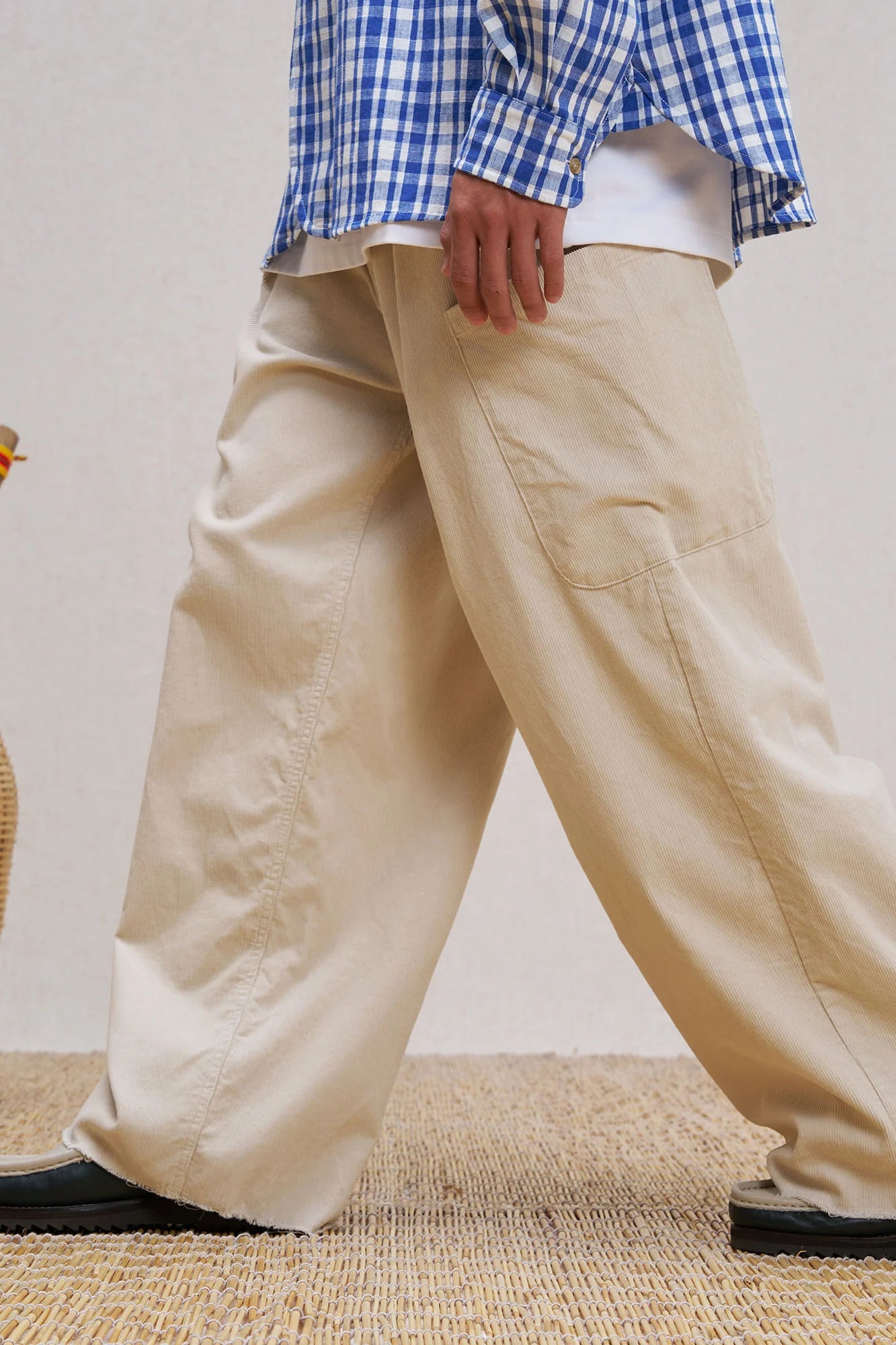 UNLIMITED MOTE Corduroy Pleated Baggy Pants