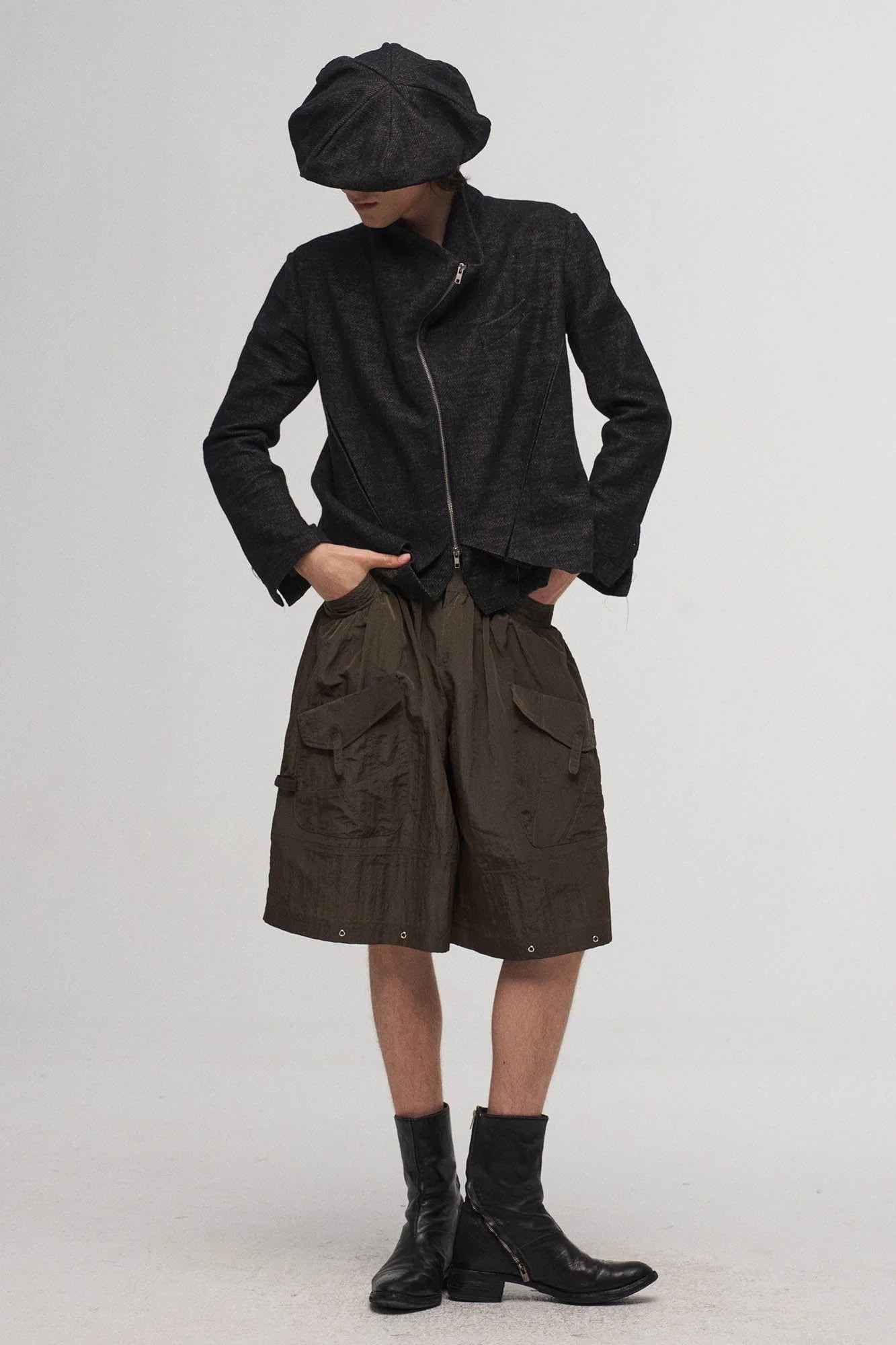ILNya Nieternite Nifutur Multi-Pocket Crinkled Oversized Shorts