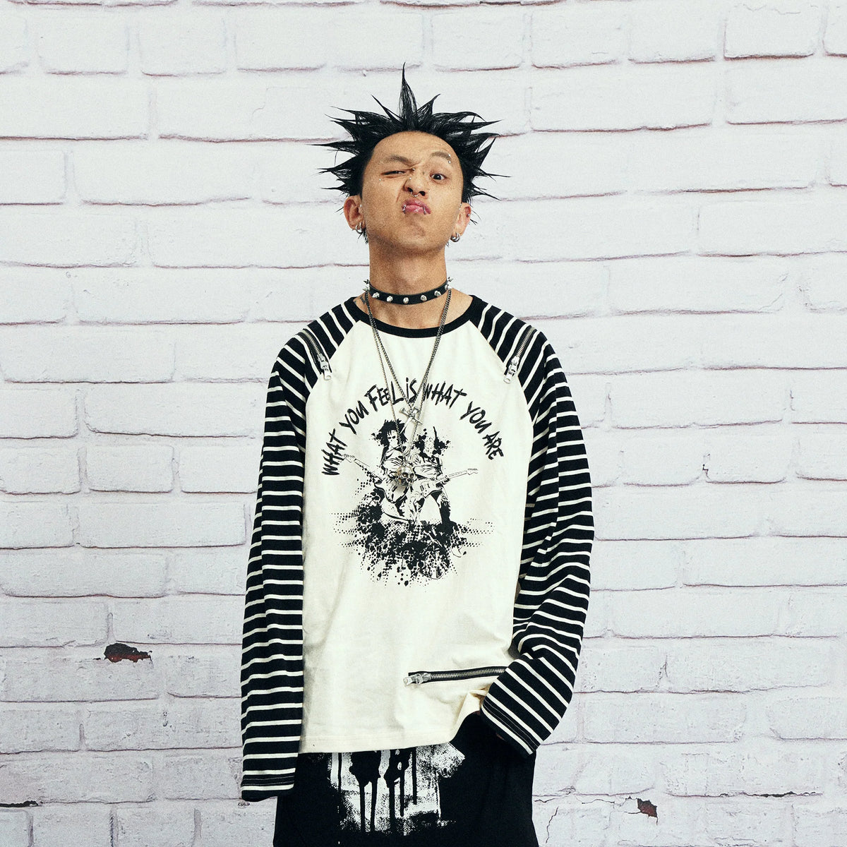 VENTUREK Punk Graphic Multi-Zip Striped Raglan Long-Sleeve Tee