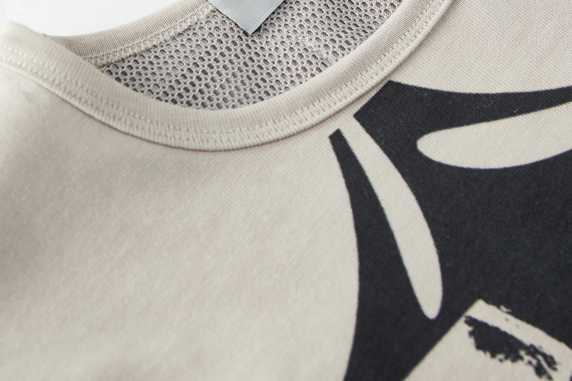 ERROR CODE ROBT Portrait Graphic Mesh Lining Sleeveless Tee