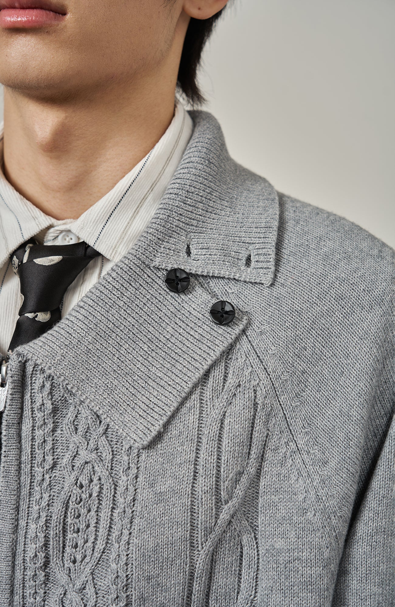 MOITIEDEPETALE Modern Cable-Knit Zip-Up Cardigan