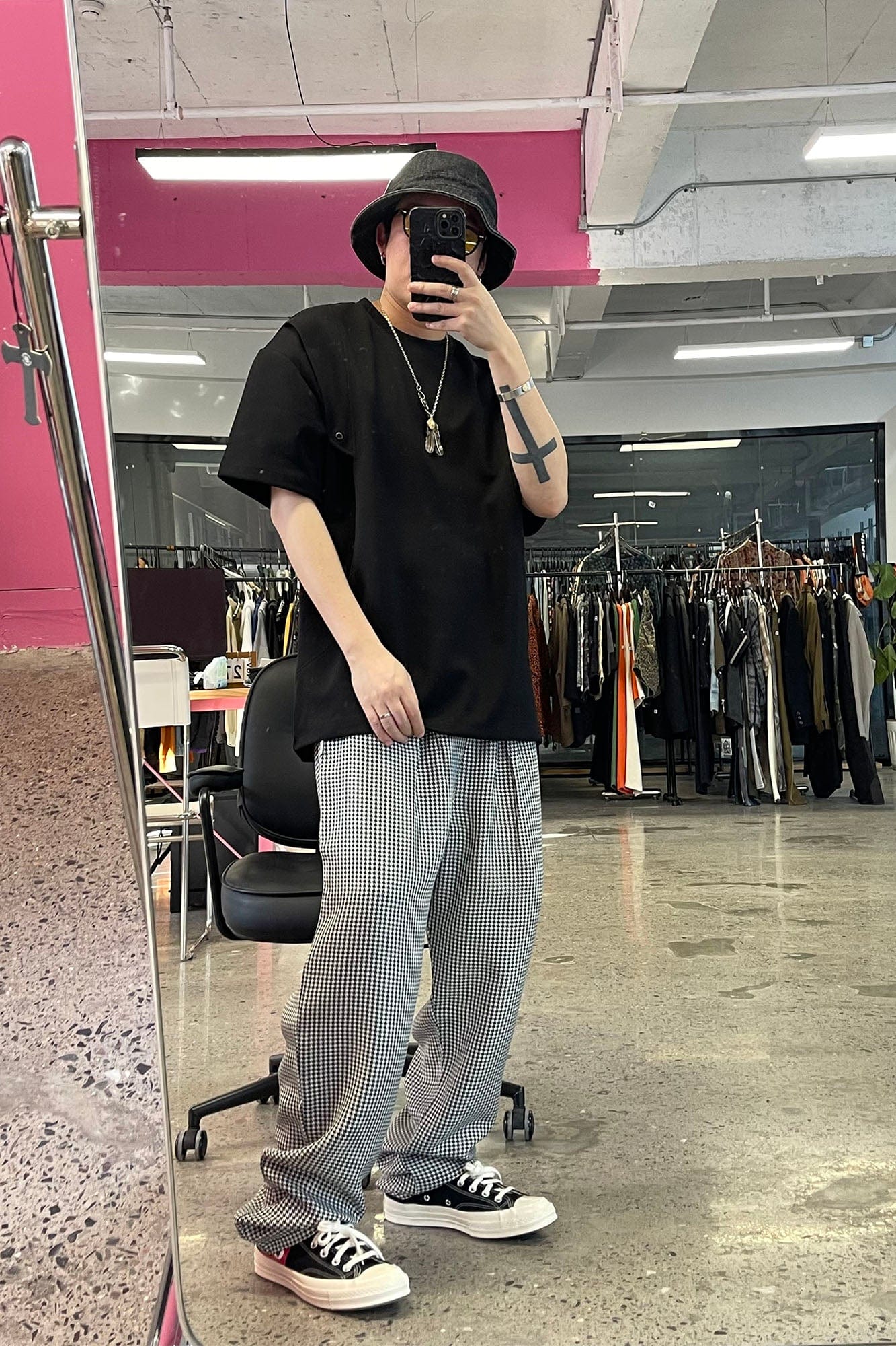 ME DA IGUAL Elastic Waist Houndstooth Tapered Trousers