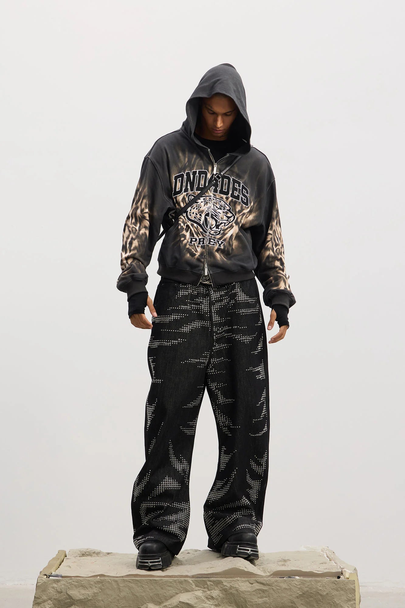 DND4DES Tiger Embroidered Zip-Up Hoodie