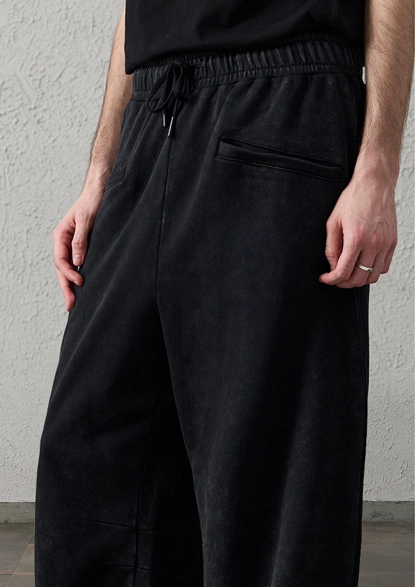 ORGANIC EMOTION Waxed-Wash Oversized Curved Pants