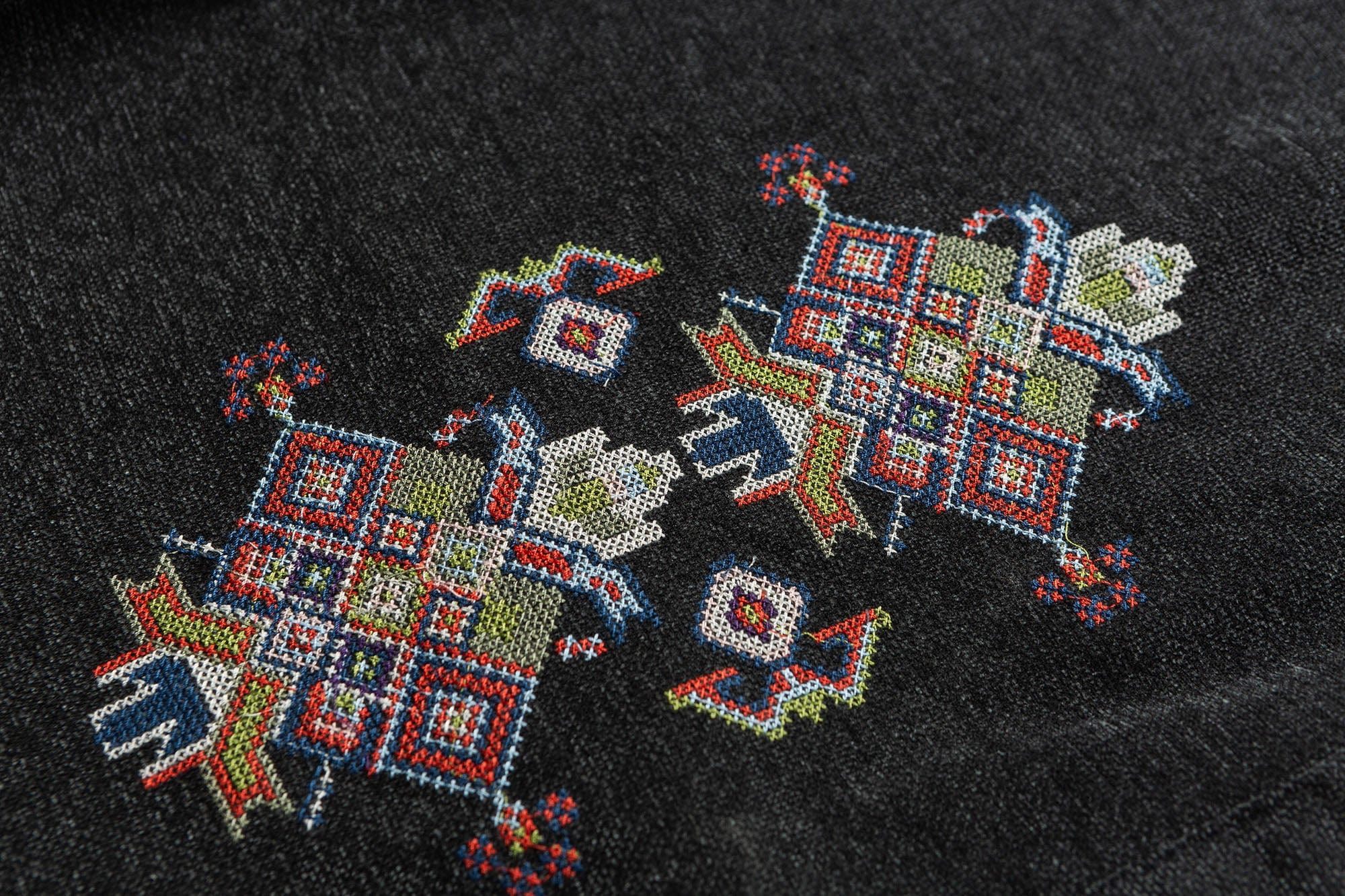ME DA IGUAL Ethnic Embroidery Belted Shorts