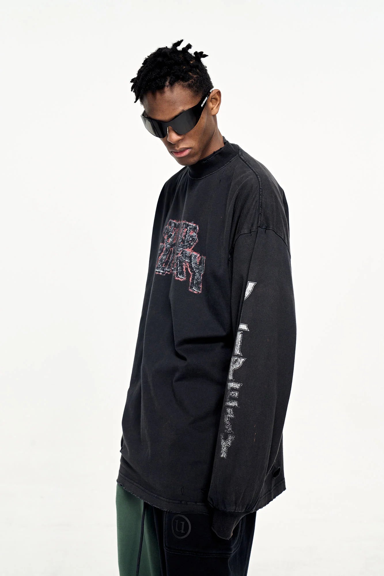 ULIPERY Distressed USB Flash Drive Graphic Long Sleeve Tee