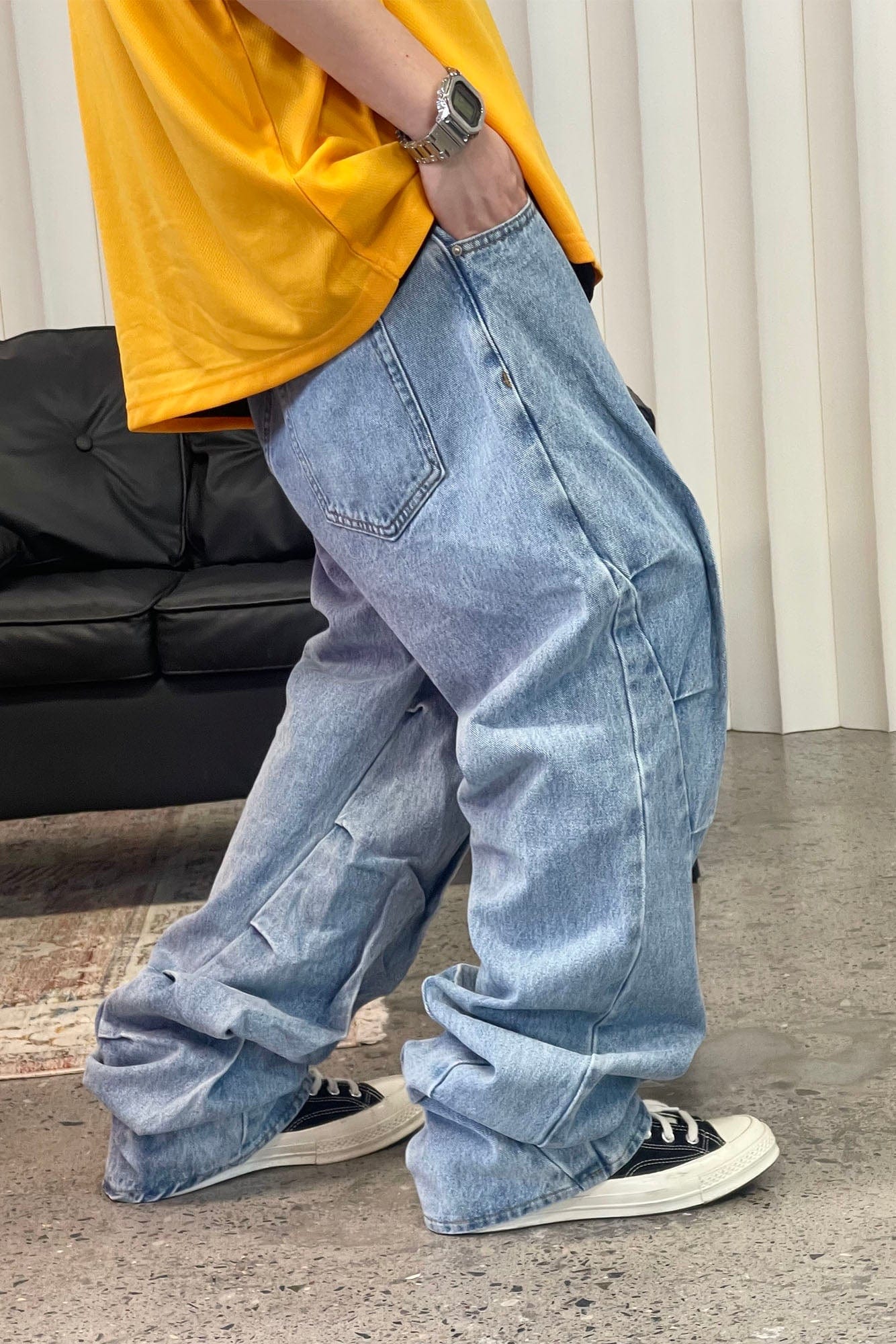 ME DA IGUAL Deconstructed Washed Ruched Jeans