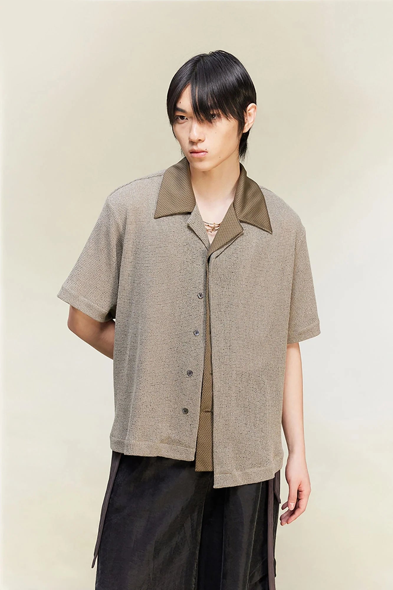 ALVNG AR ANTS Contrast Collar Knitted Texture Half Shirt