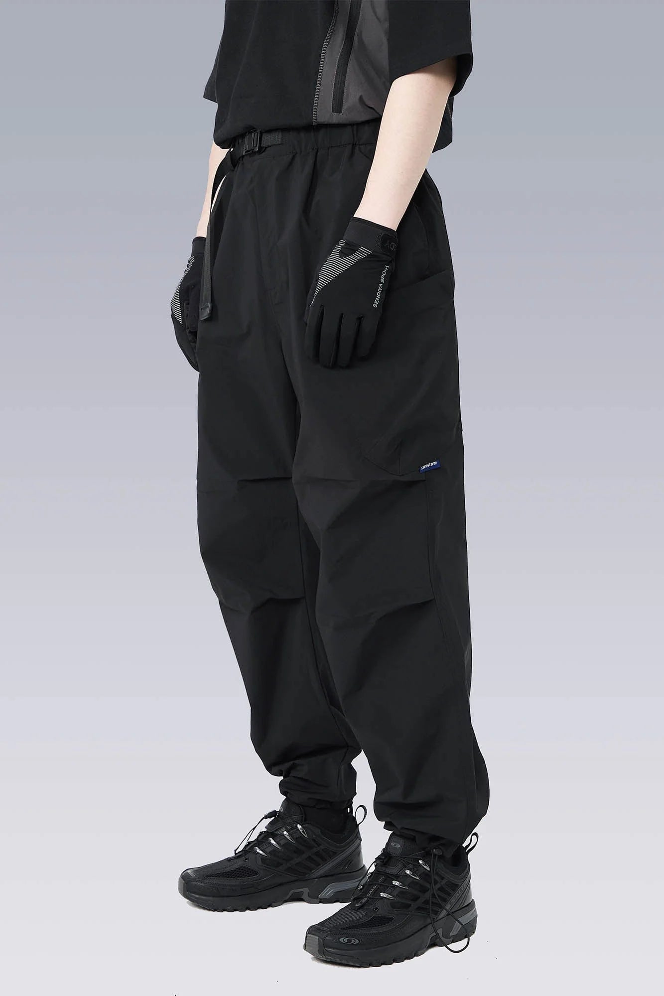 SILENSTORM Multi-Pocket Drawstring Crinkled Pants