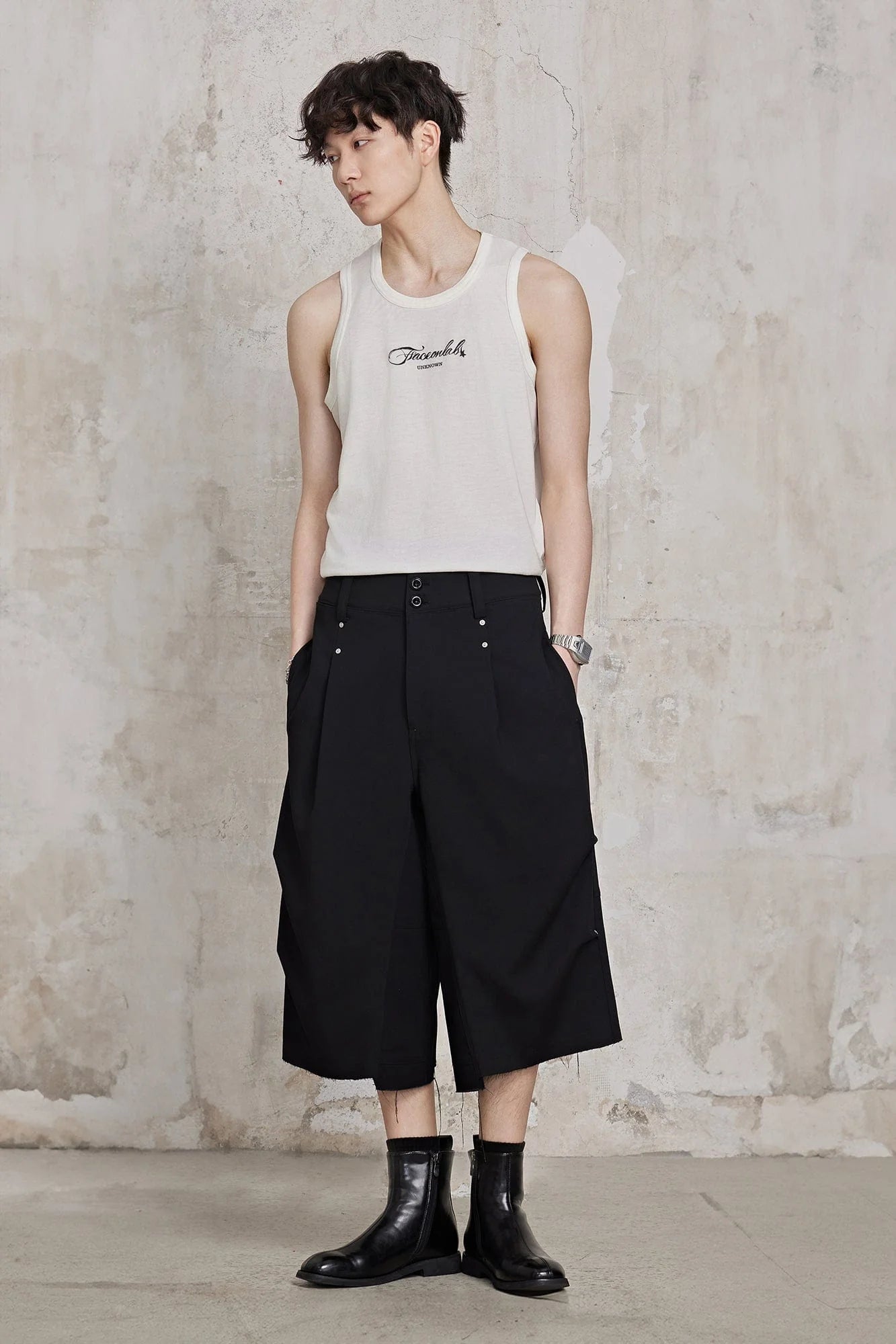 FACEONLAB Retro Pleated Raw-Edge Shorts