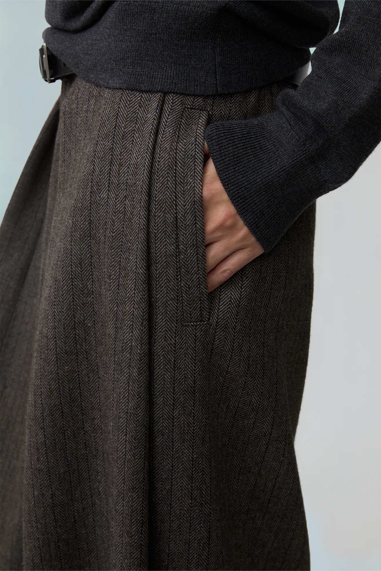 OPICLOTH Classic Elastic Waist Tapered Pants