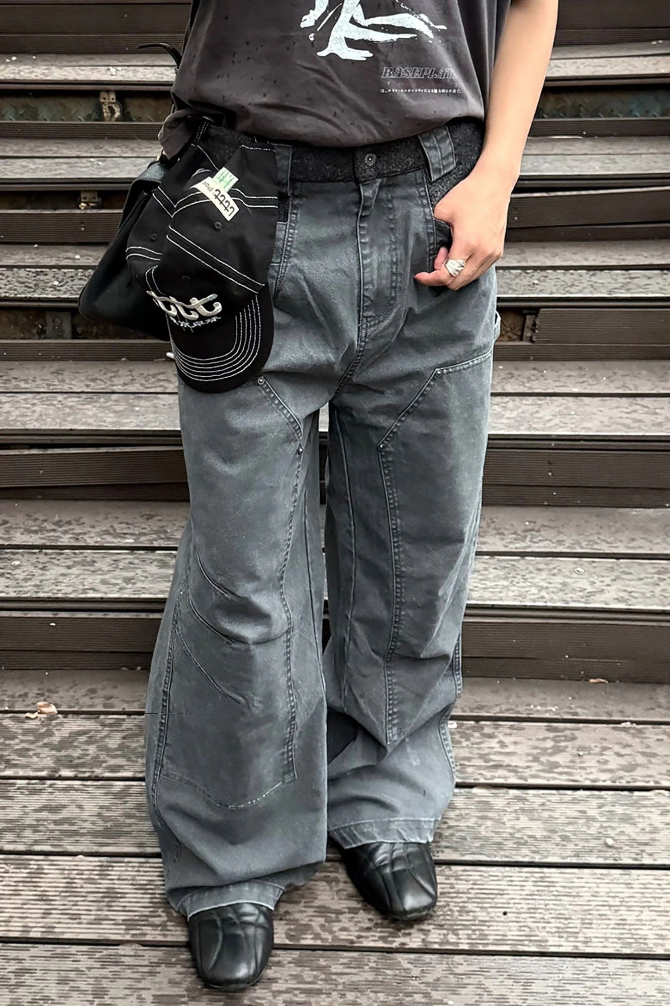 ESAIAS Claw Washed Panel Straight-Leg Pants