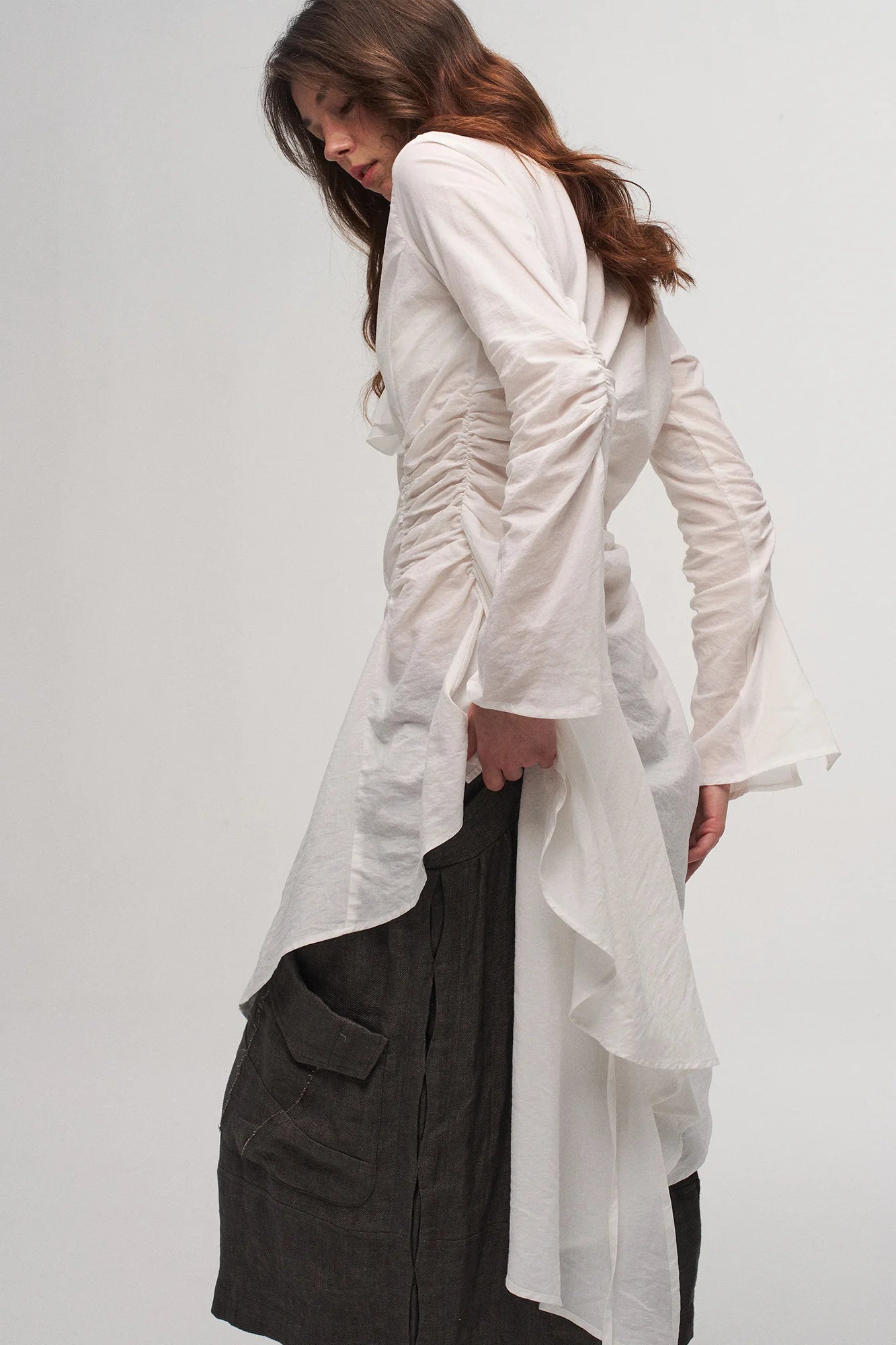 ILNya Nieternite Nifutur Ruched Waist Ruffle-Neck Long Shirt