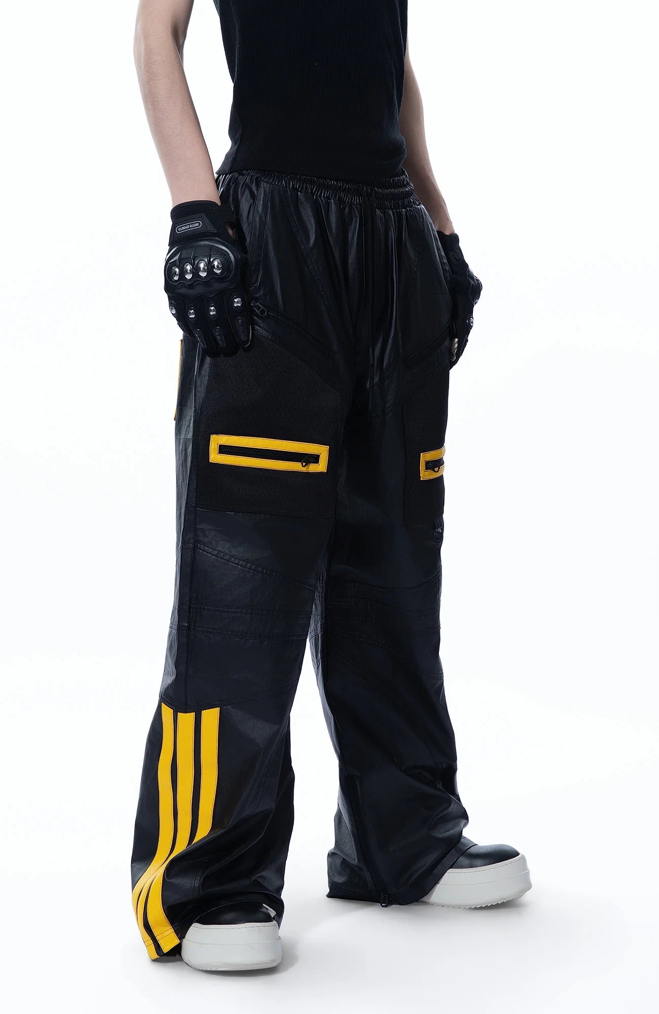 MOGONGSHE Contrast Stripe PU Wide-Leg Pants