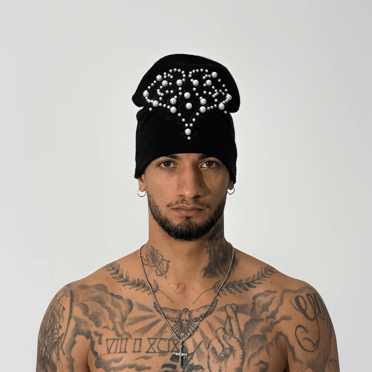 TECNINEGROUP Pearl Heart Embroidered Knit Beanie