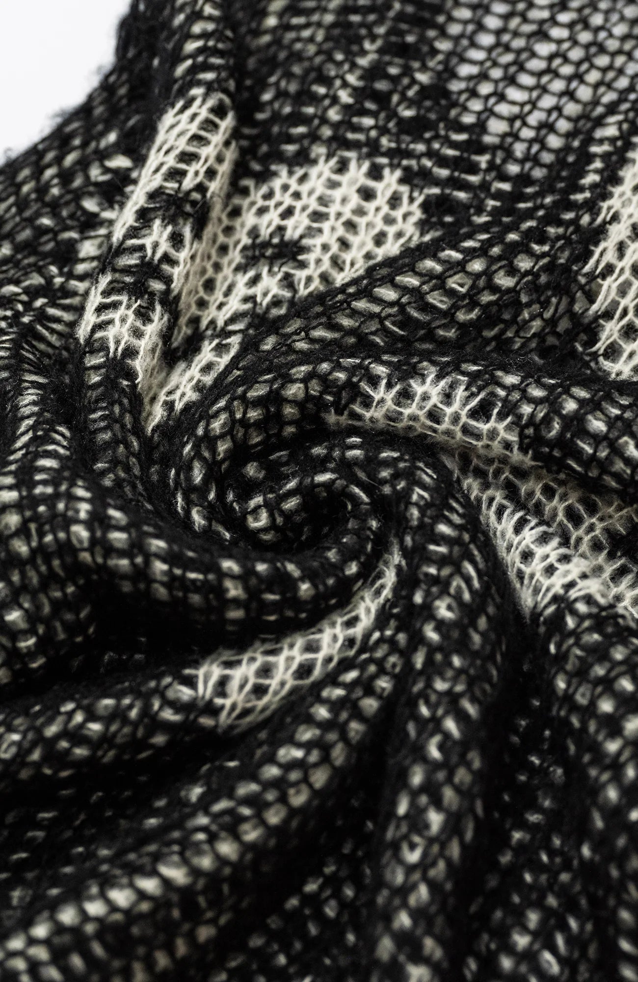 KADAKADA Smiling Heart Jacquard Knit Hoodie