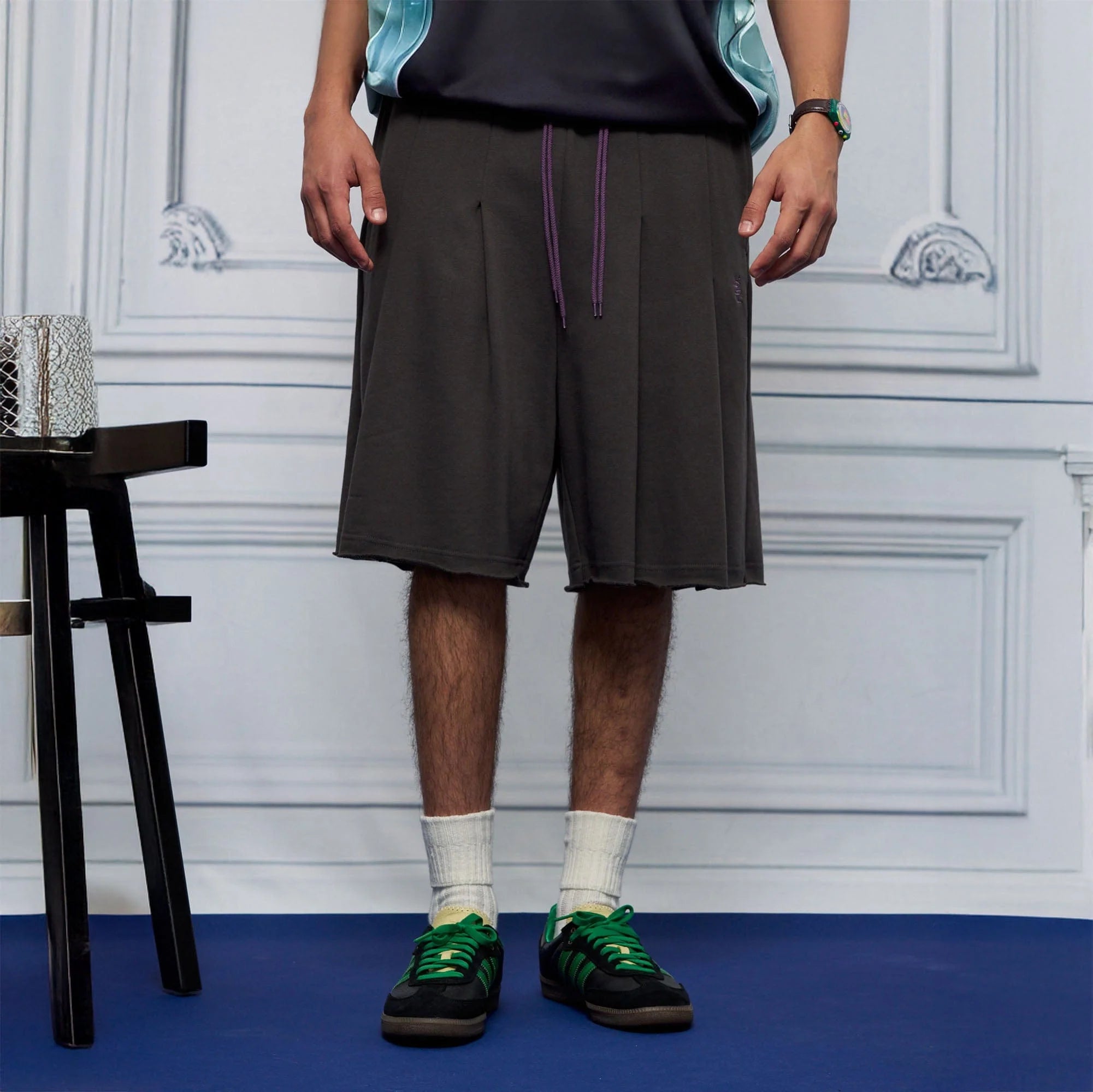 UNLIMITED MOTE Multi-Pleated Drawstring Raw-Hem Shorts