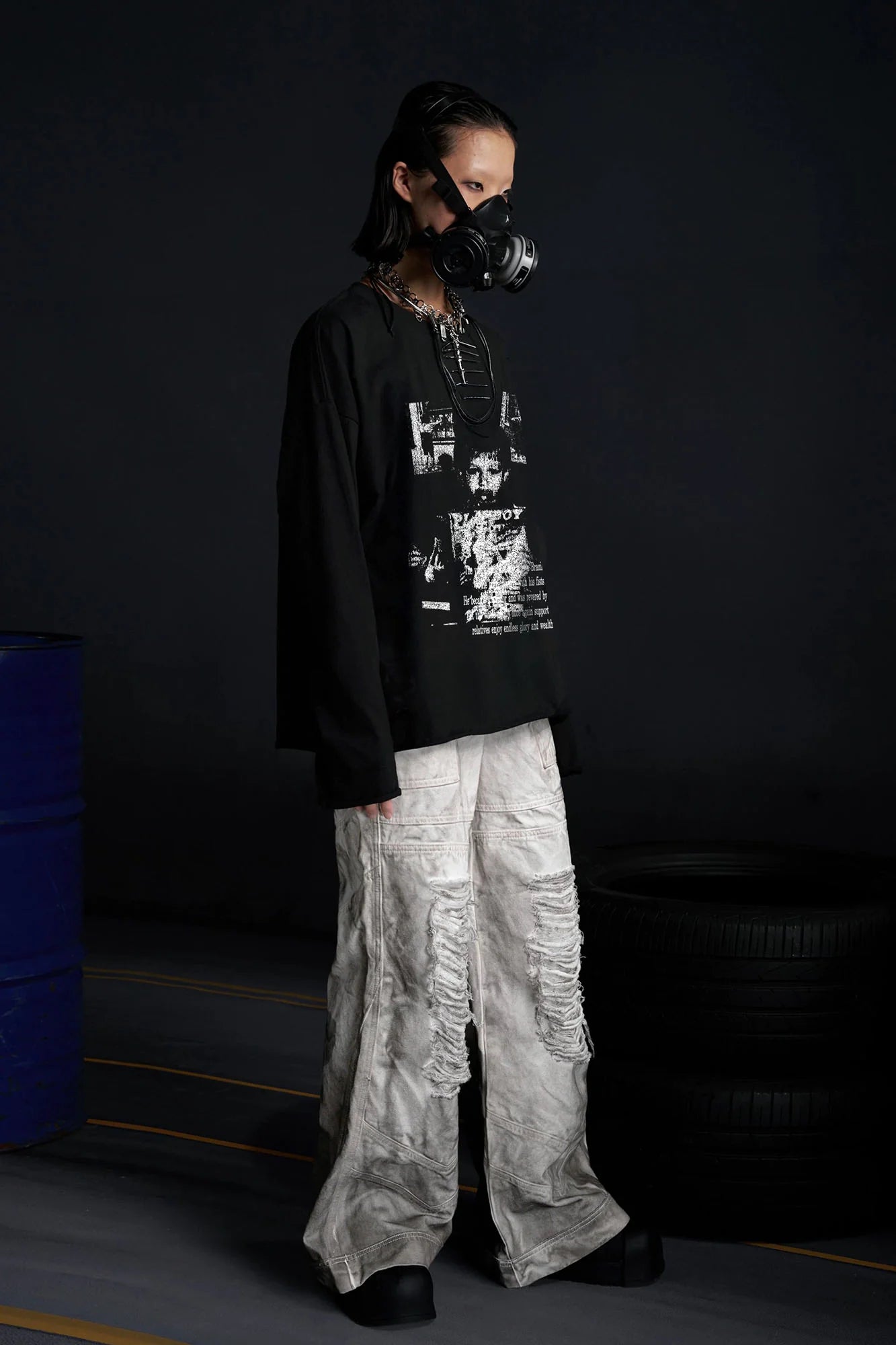 RECOVER ZONE Distressed Graphic Long Sleeve Tee