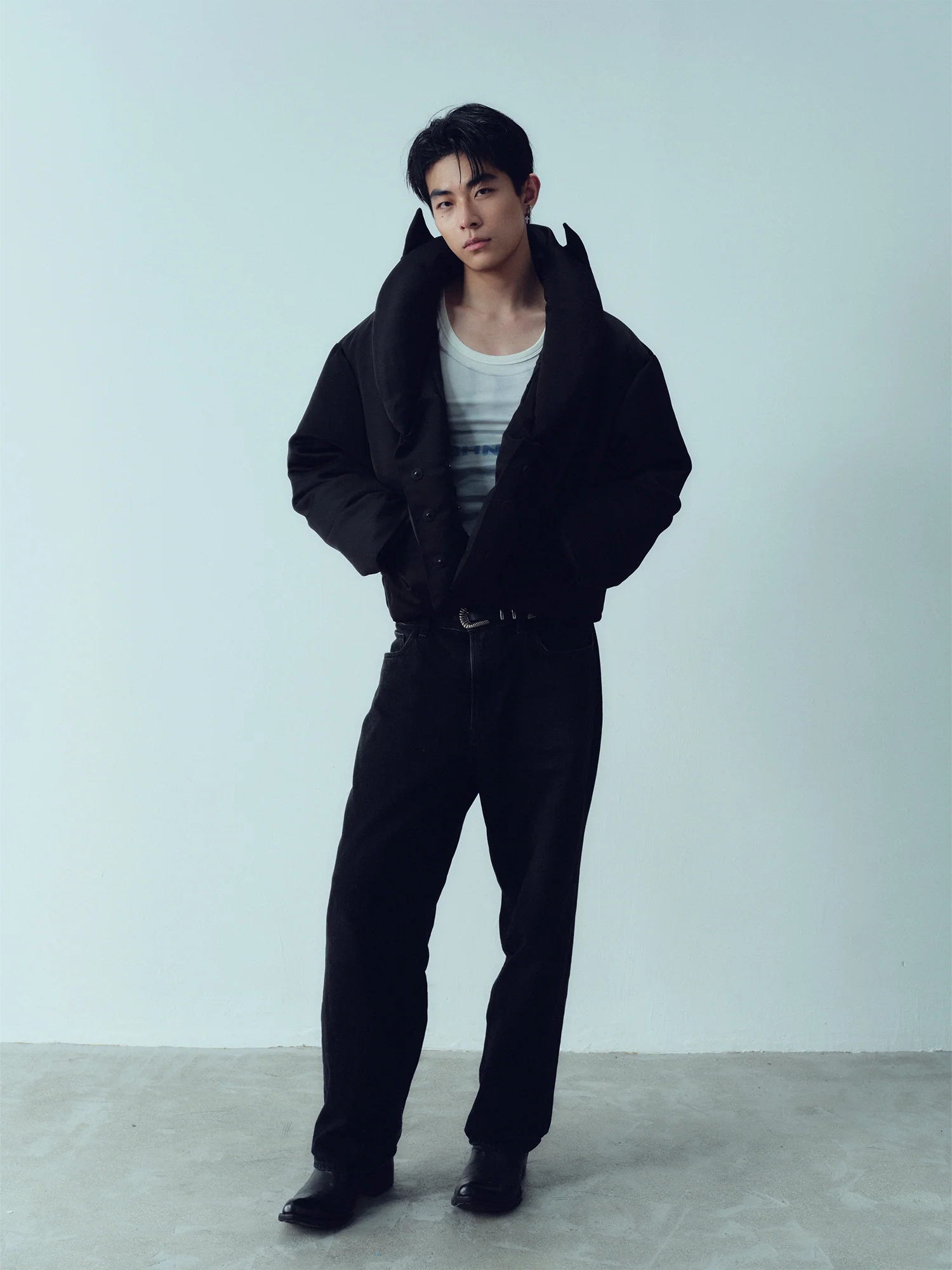 KADAKADA Devil Horn Glossy Down Cropped Puffer