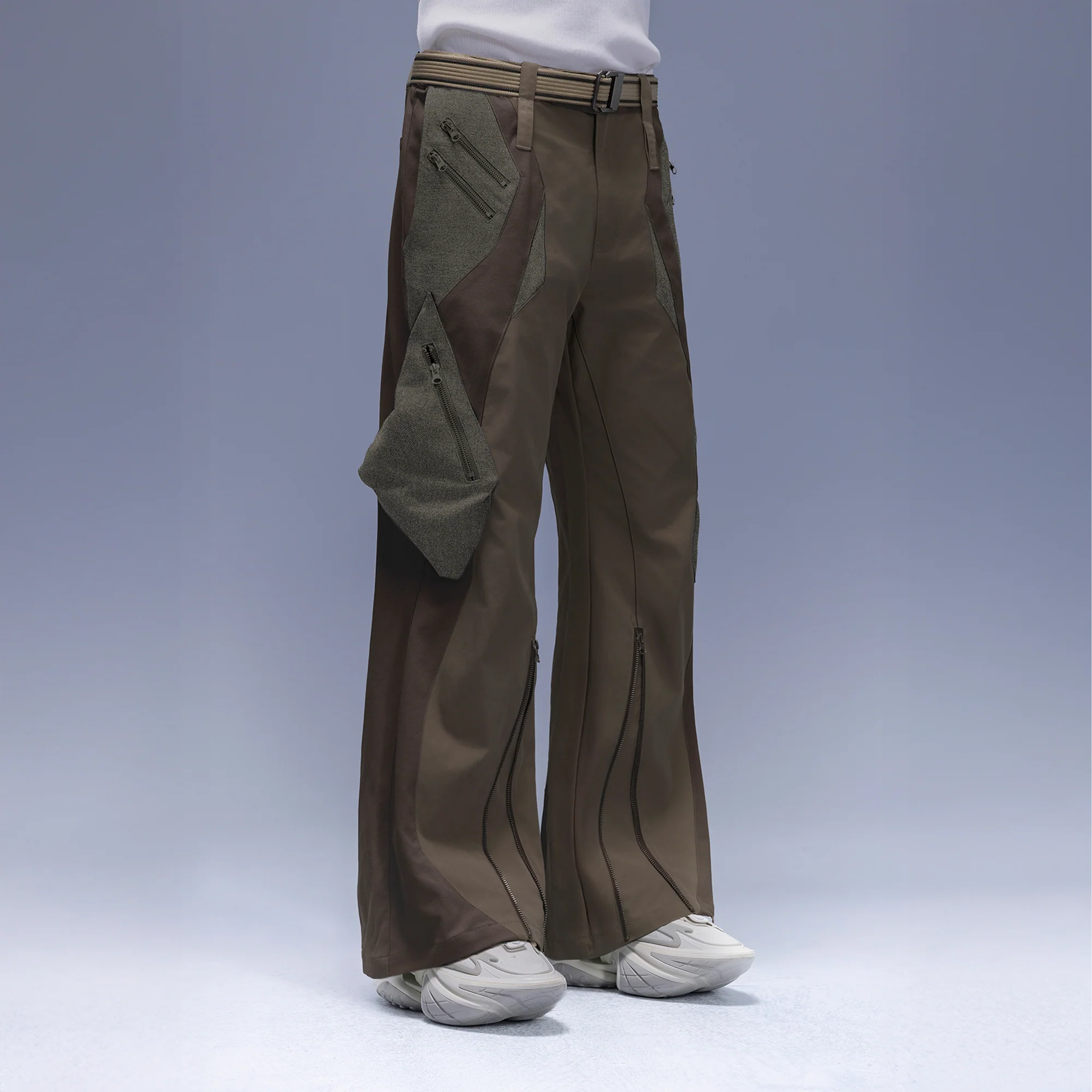 XIPHEVIL Paneled Multi-Pocket Zip Cargo Pants Coffee