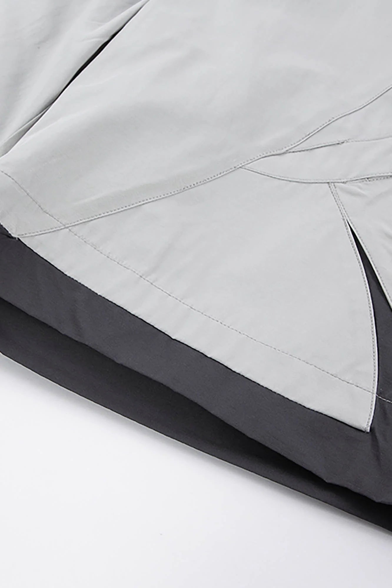 F2CE Contrast Panel Cut-Out Knee Shorts