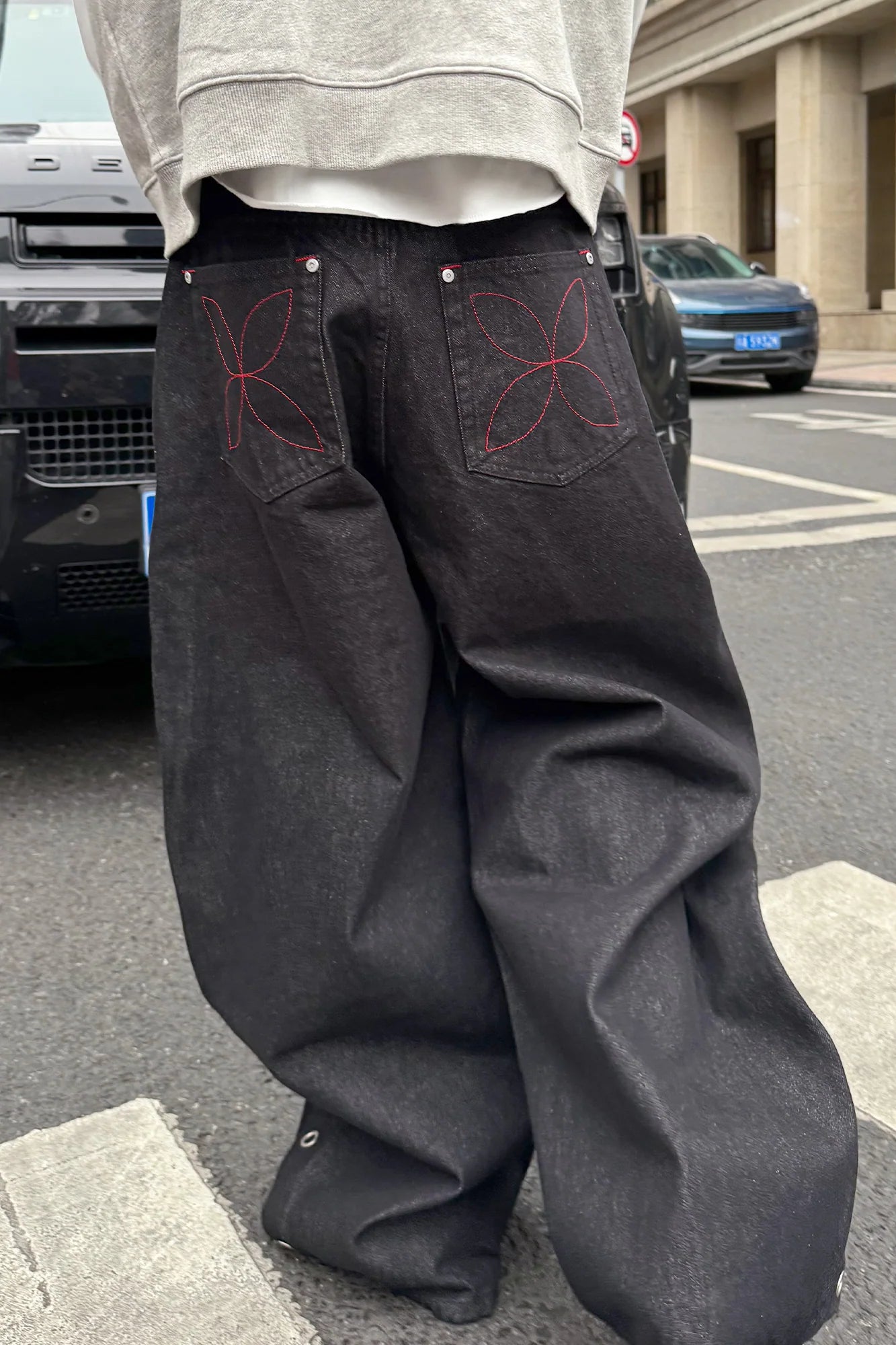 STEEPC Grommet Snap-Fly Flared Raw Jeans