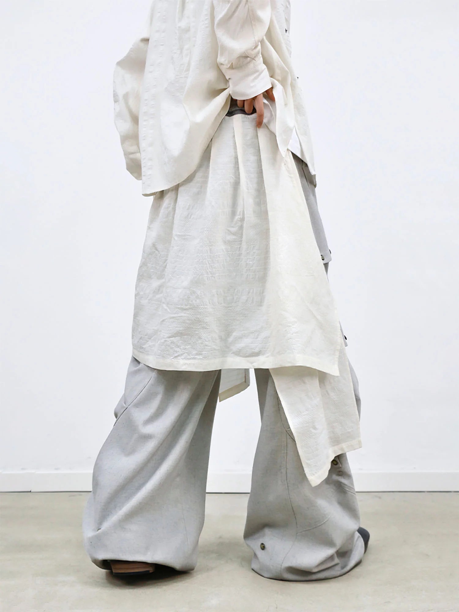 RELABEL Detachable Drape Linen-Blend Cargo Light Gray