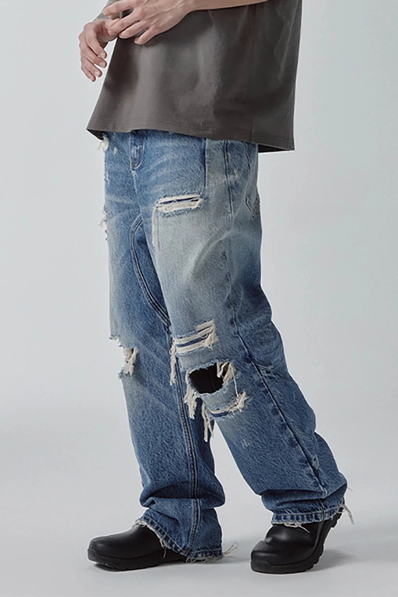 F2CE Ripped Curved Spliced Jeans