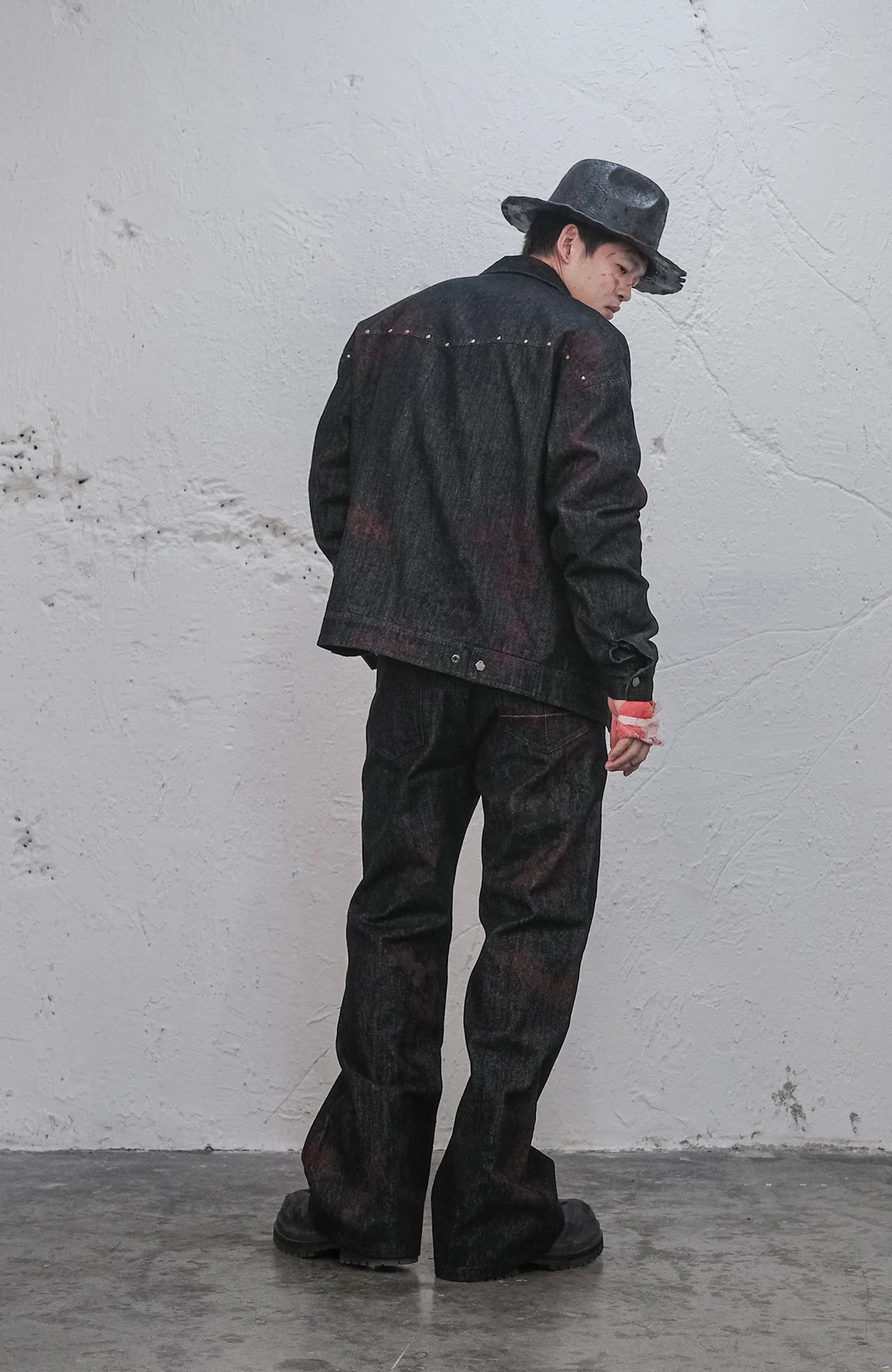 UNDERWATER Bloodstained Raw Flared Denim Pants