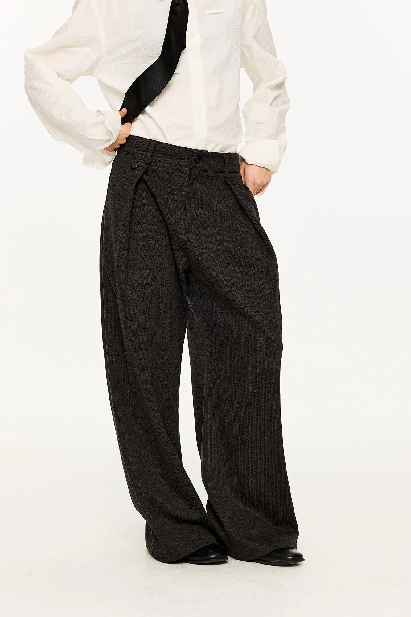 KREATE Modern Pinstriped Pleated Wide-Leg Trousers