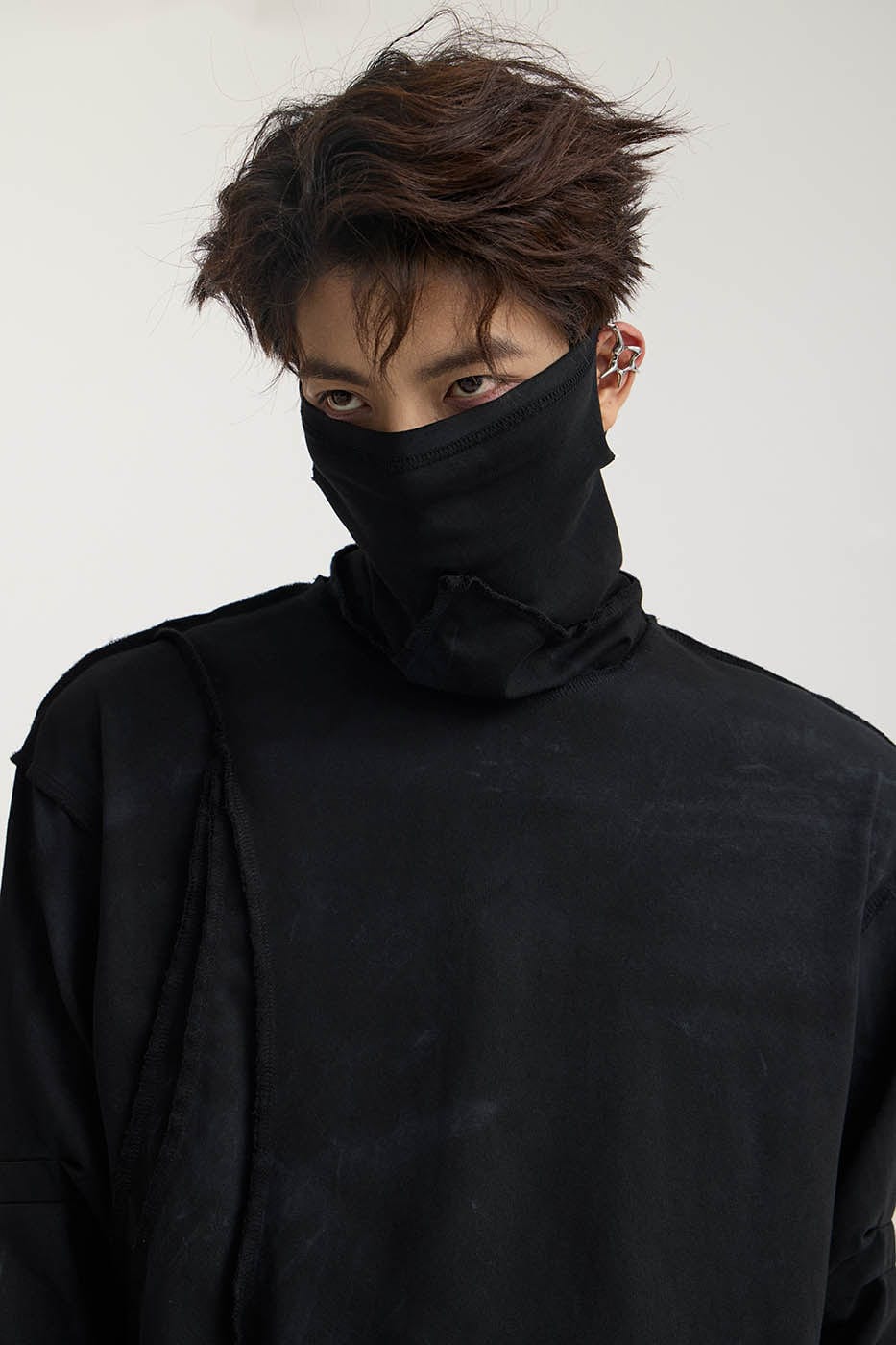 FLYERRER Distressed Reversible Spliced High-Neck L/S Tee