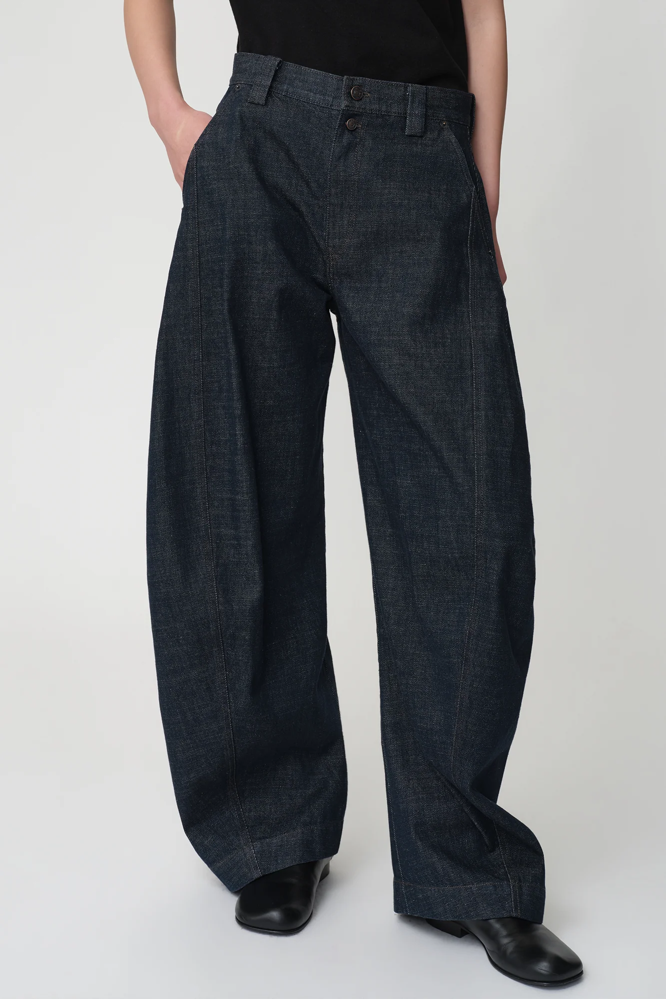 OPICLOTH Classic Indigo Curved-Leg Jeans
