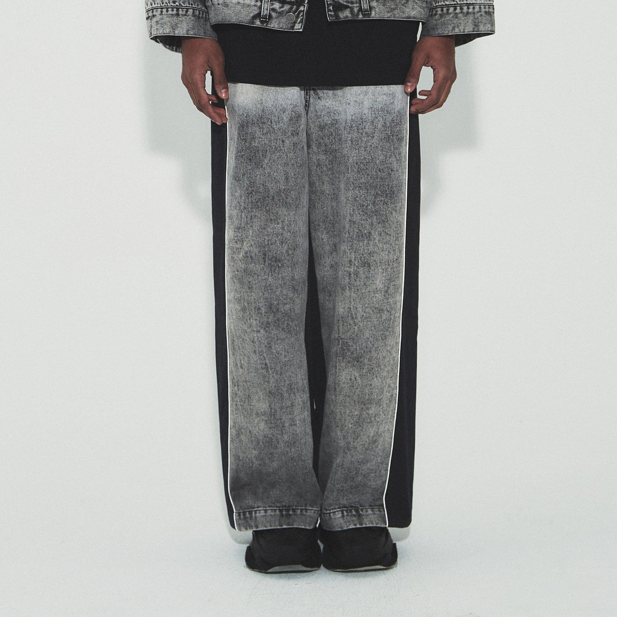 VANN VALRENCE Washed Contrast-Panel Wide-Leg Jeans