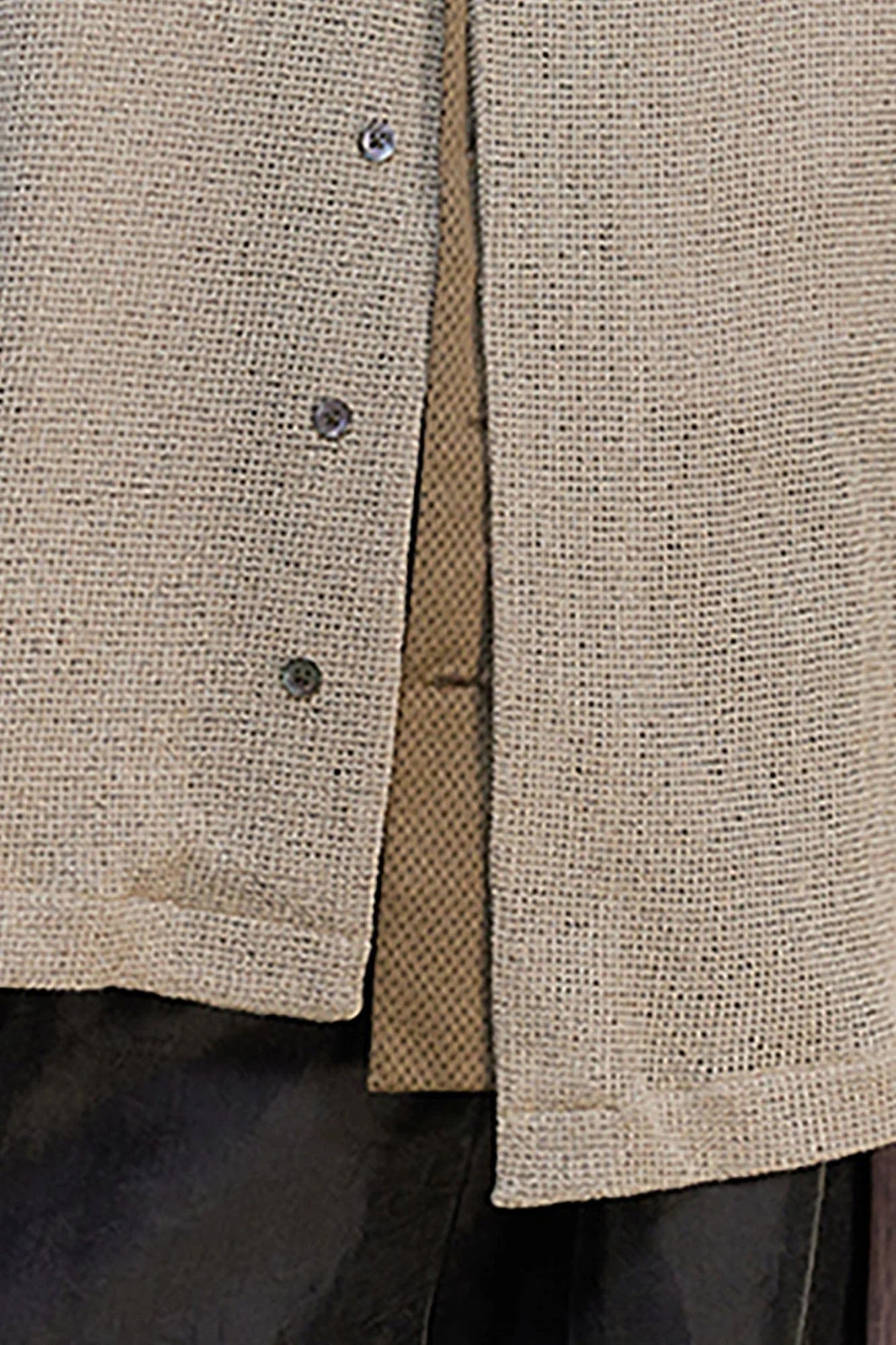 ALVNG AR ANTS Contrast Collar Knitted Texture Half Shirt