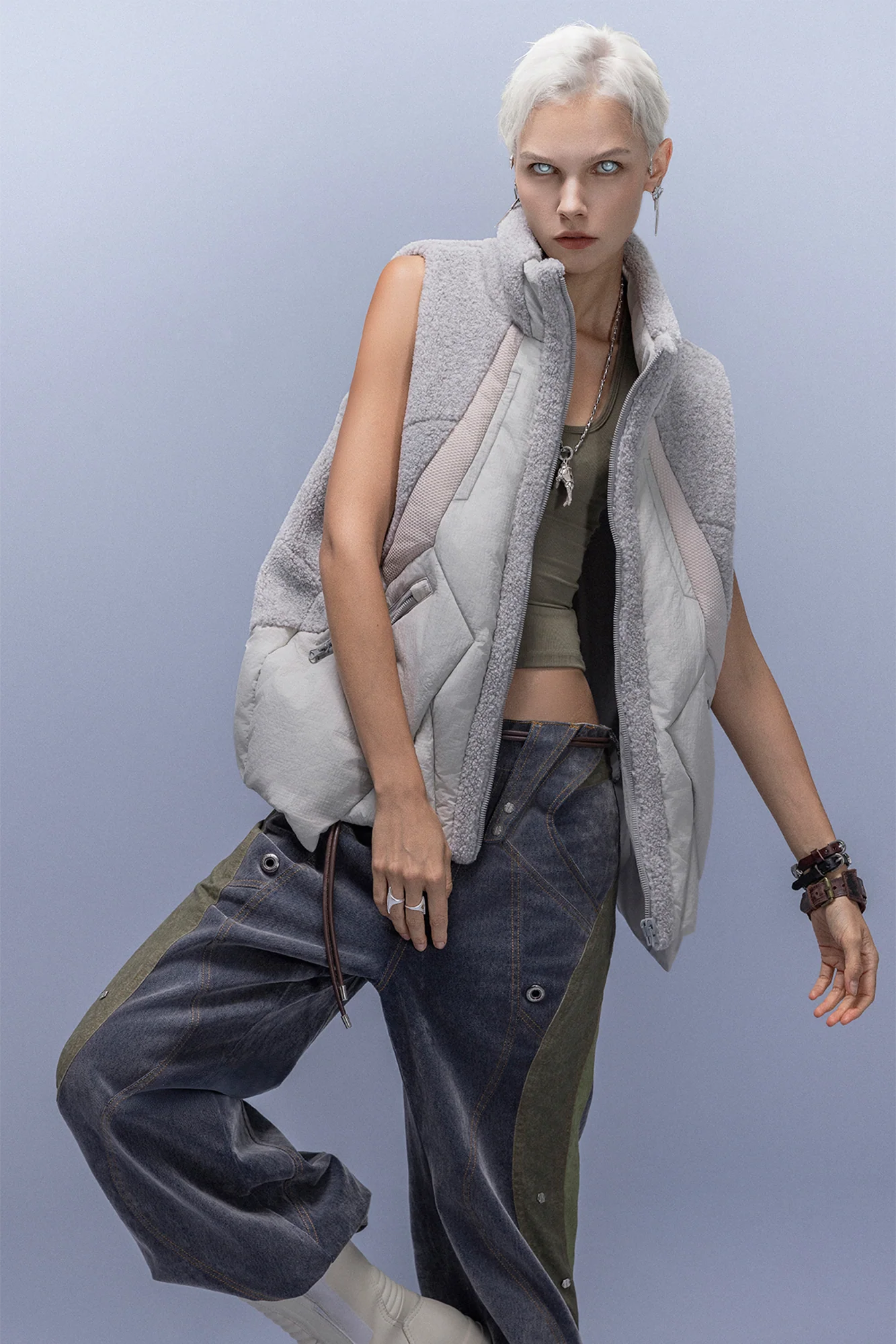 XIPHEVIL High-Neck Fleece-Panel Vest Light Gray