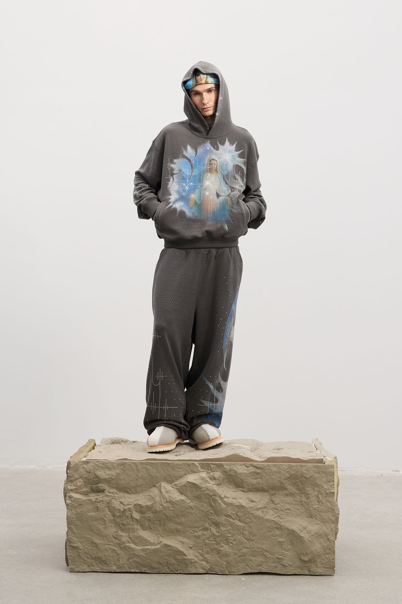 DND4DES Virgin Mary Graphic Rhinestone Sweatpants