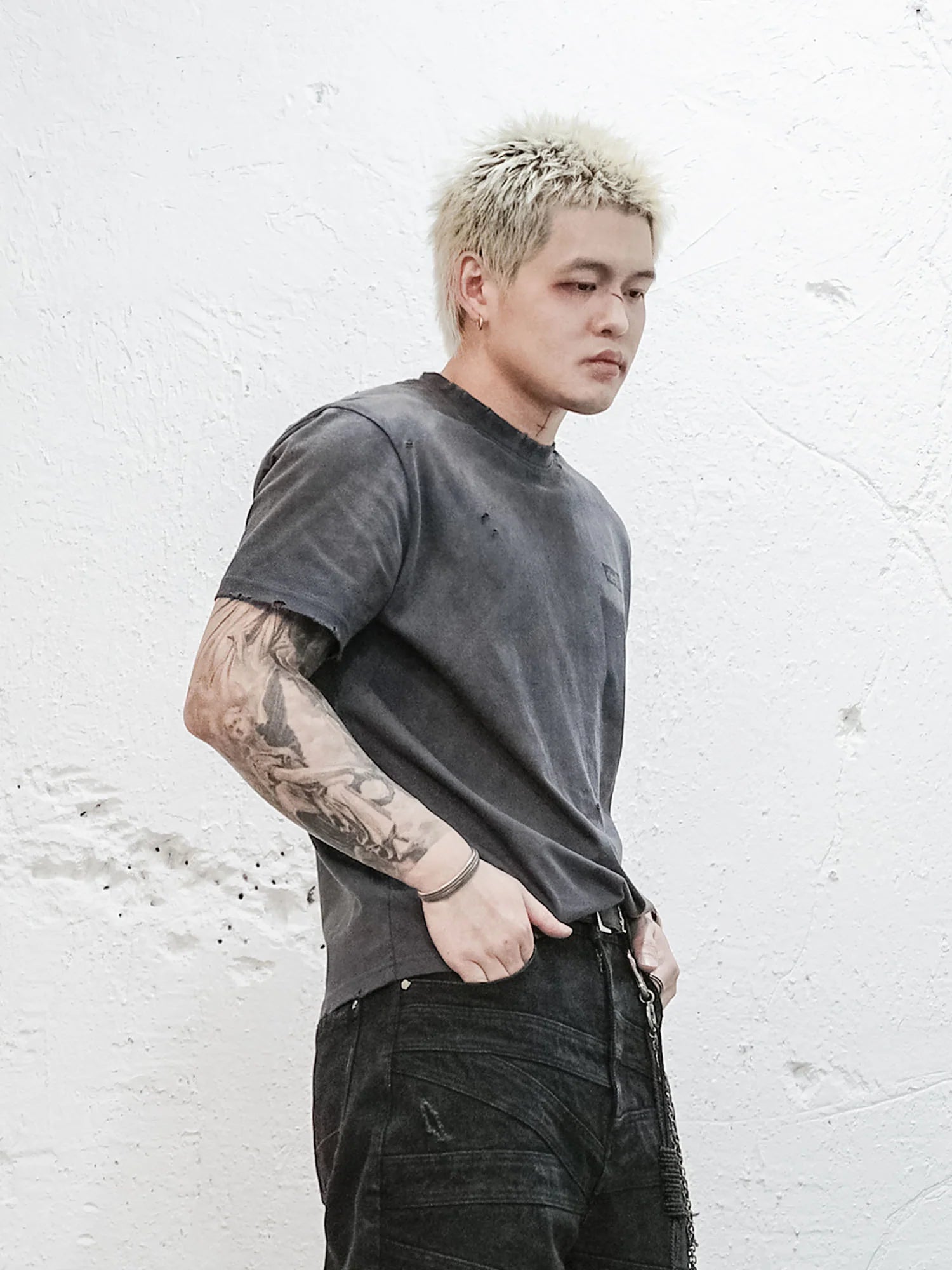 UNDERWATER Devil Distressed T-Shirt