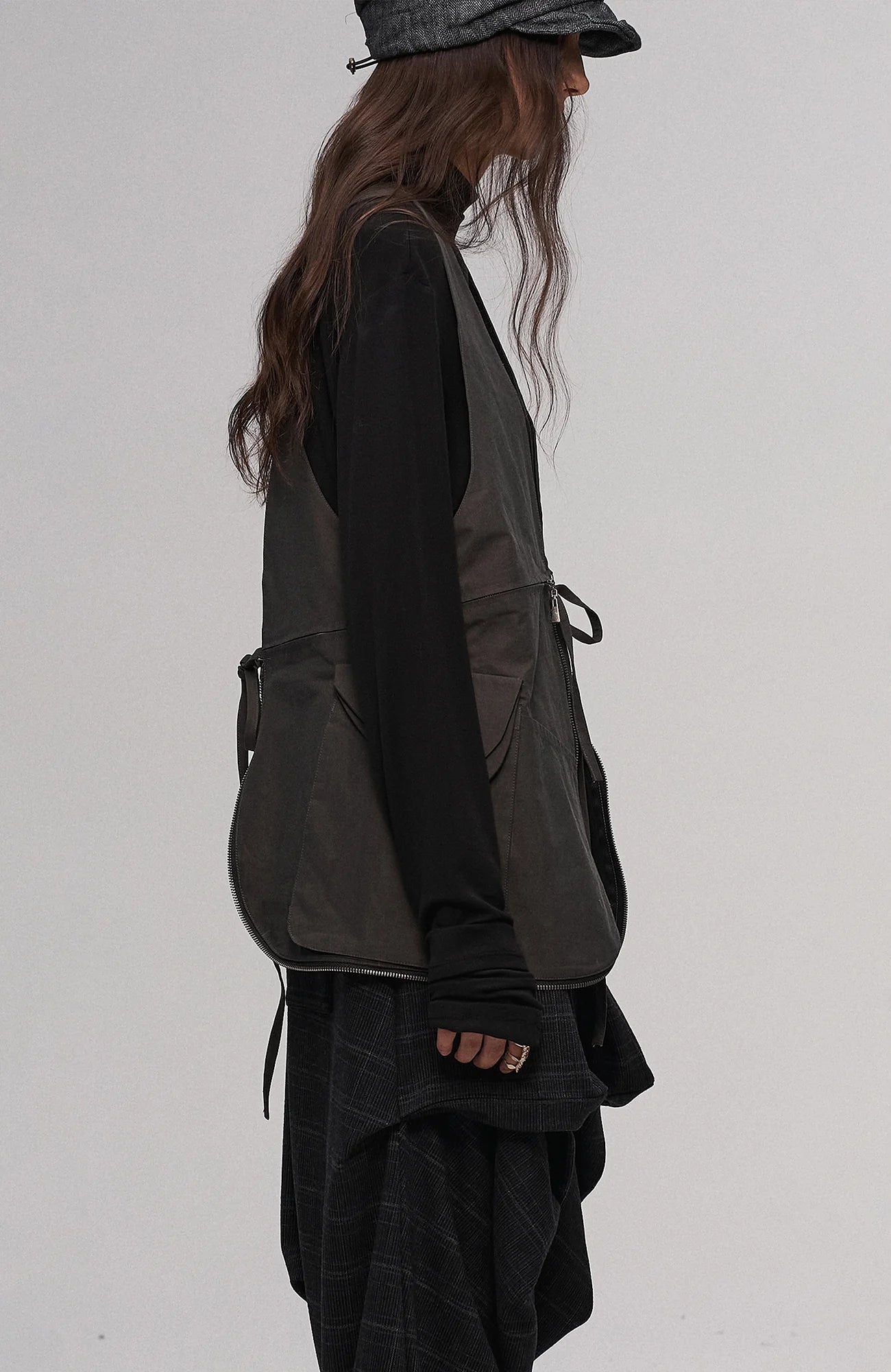 ILNya Nieternite Nifutur Multi-Use Utility Vest