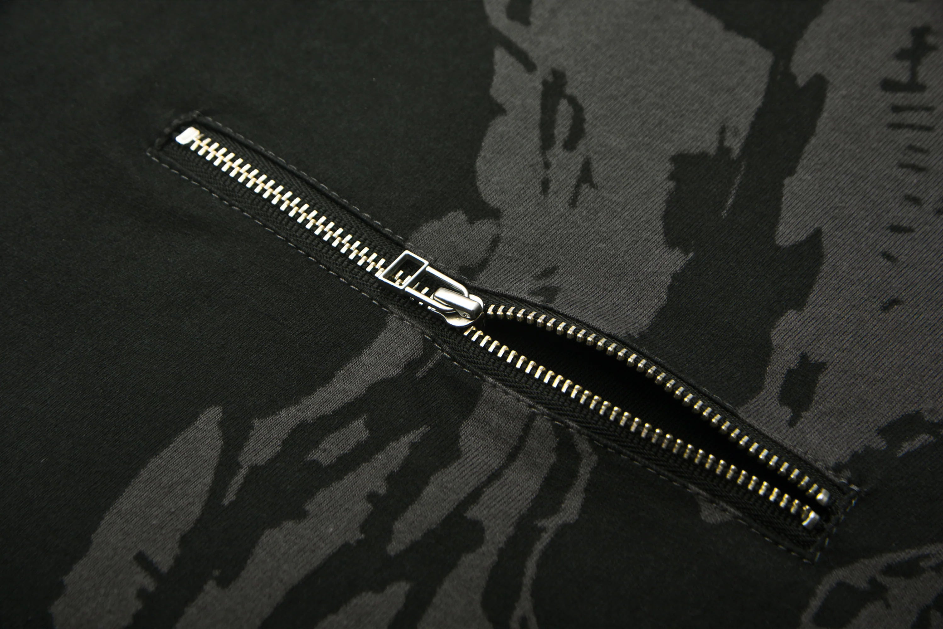VENTUREK Washed Horror Graphic Layered Multi-Zip Tee