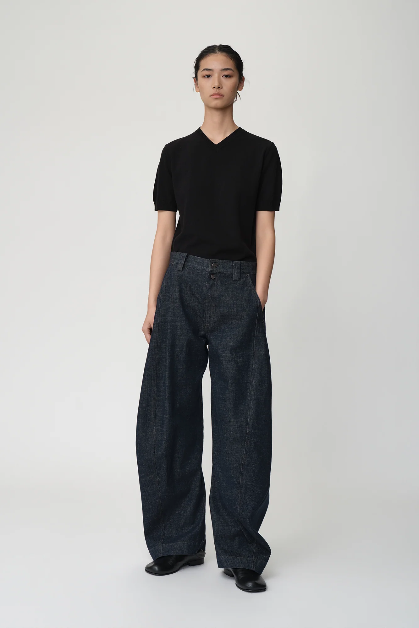 OPICLOTH Classic Indigo Curved-Leg Jeans