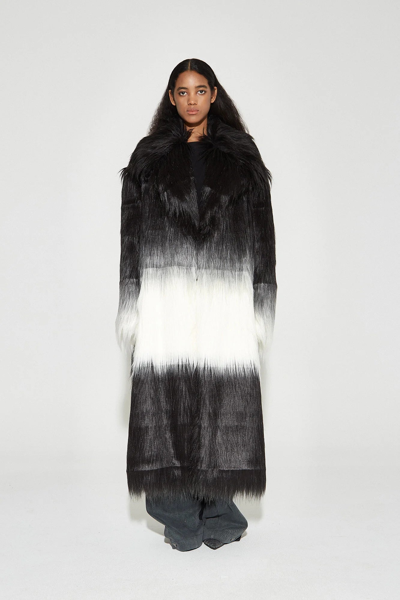 VANN VALRENCE Gradient Mane Faux Fur Maxi Coat
