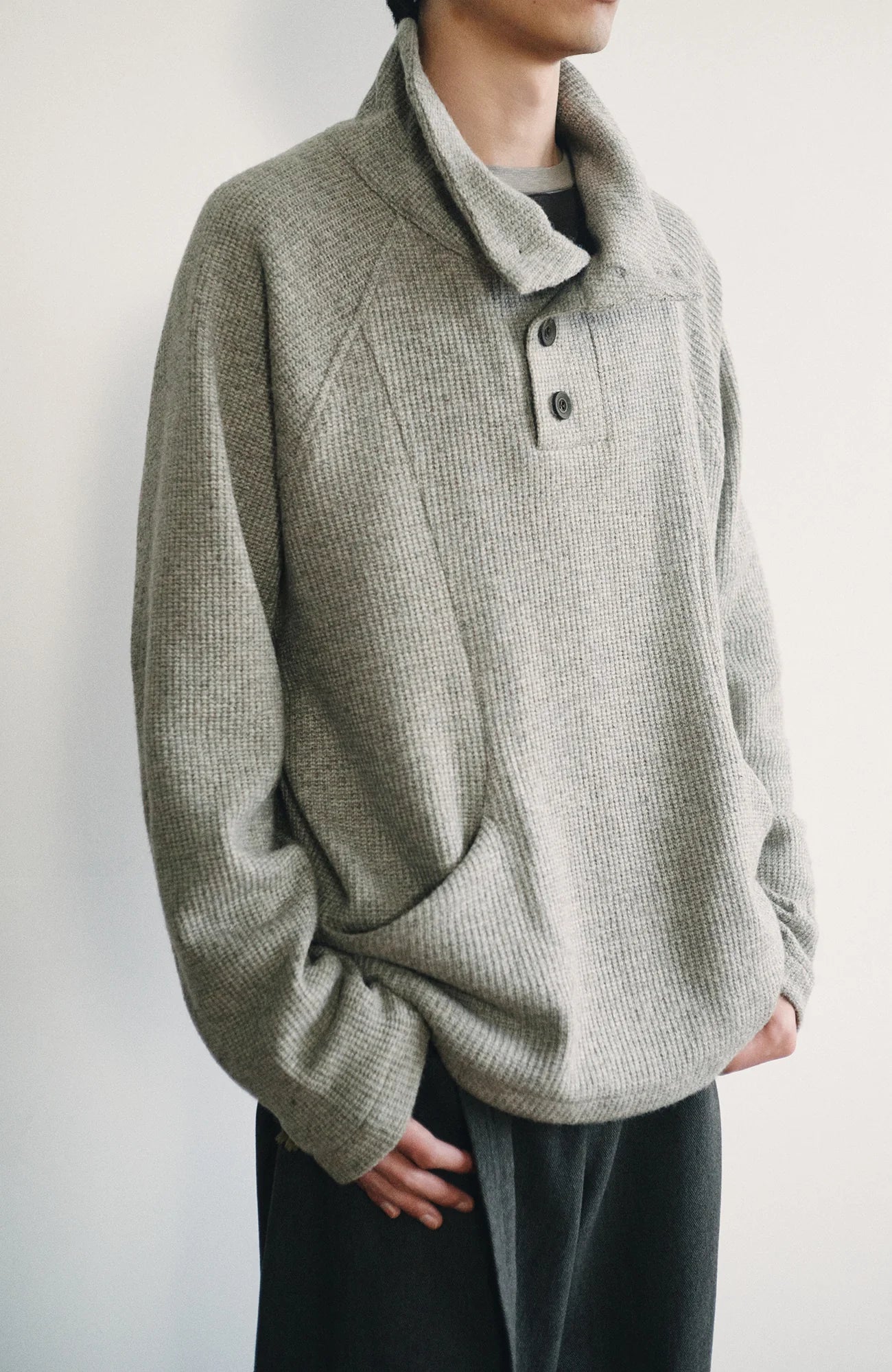 GONGHE REPUB Ribbed Half-Placket Mock-Neck Sweater