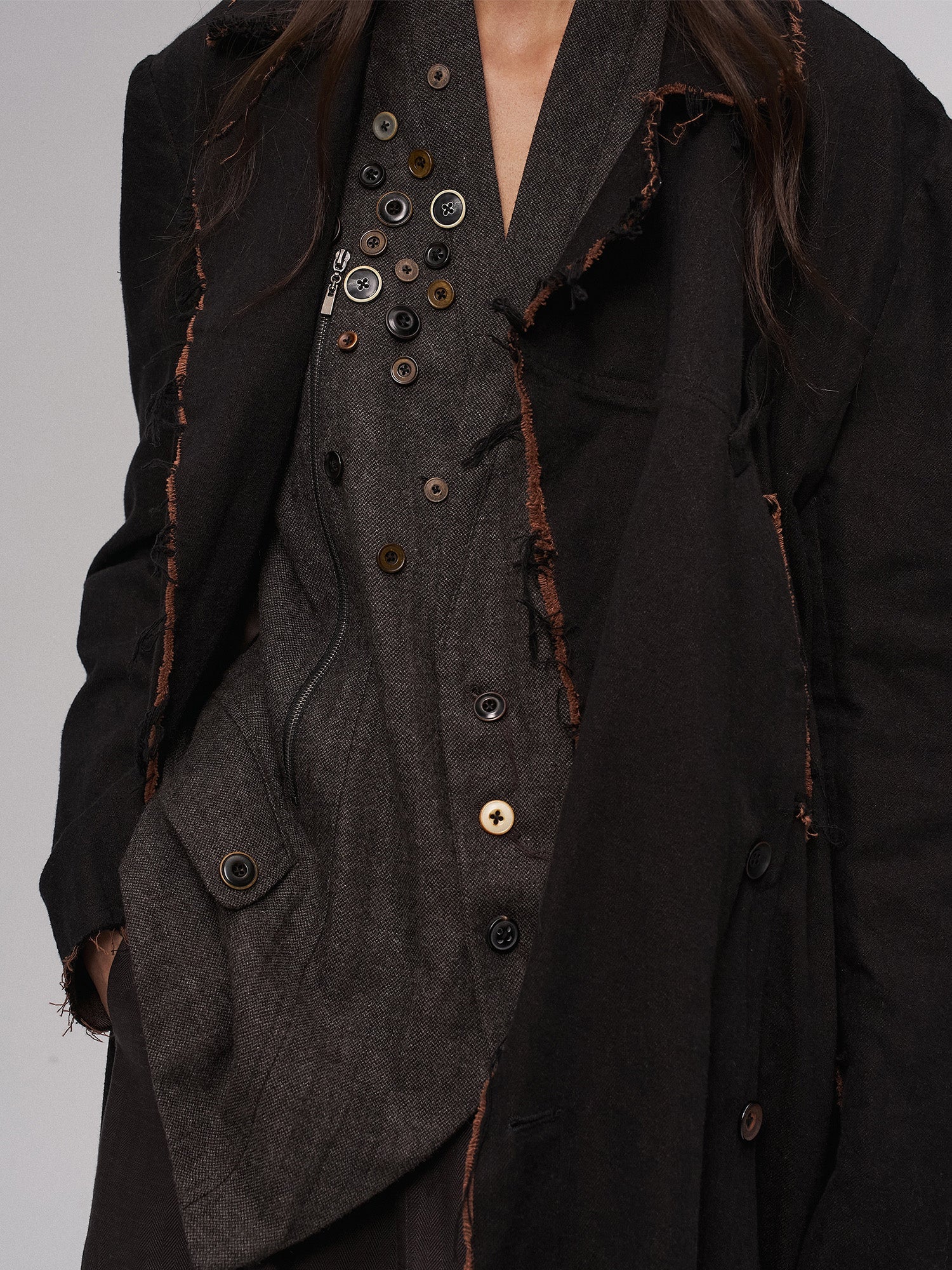 ILNya Nieternite Nifutur Retro Button Embellished Back-Harness Vest
