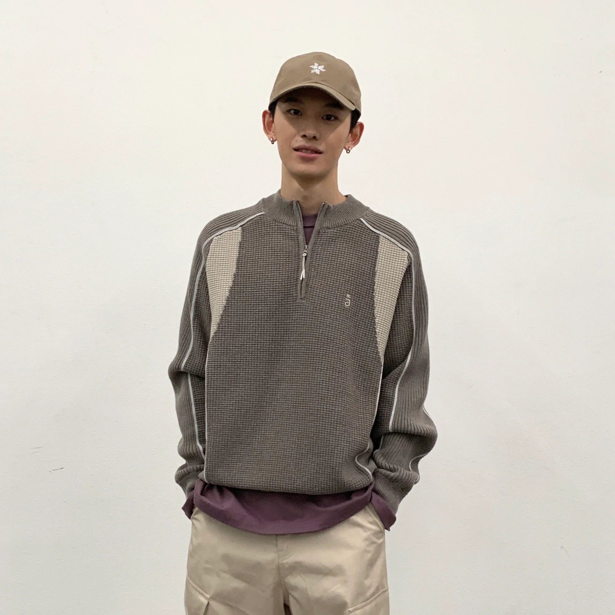 ROARINGWILD A ARCH Contrast Panel Raglan Half-Zip Sweater