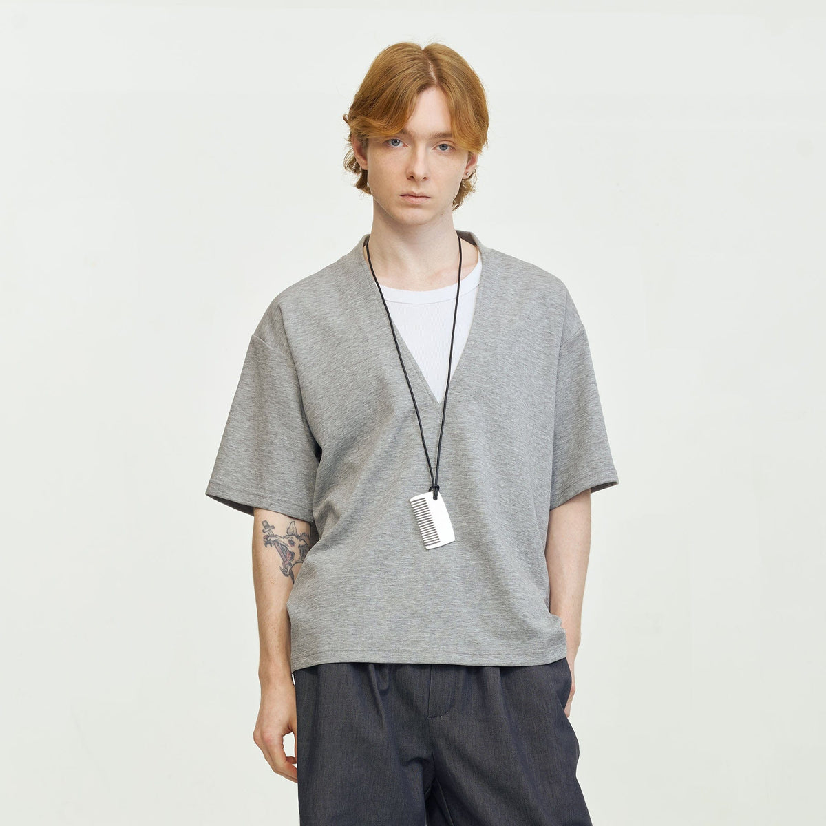 LEONSENSE Essential Deep V-Cut T-Shirt